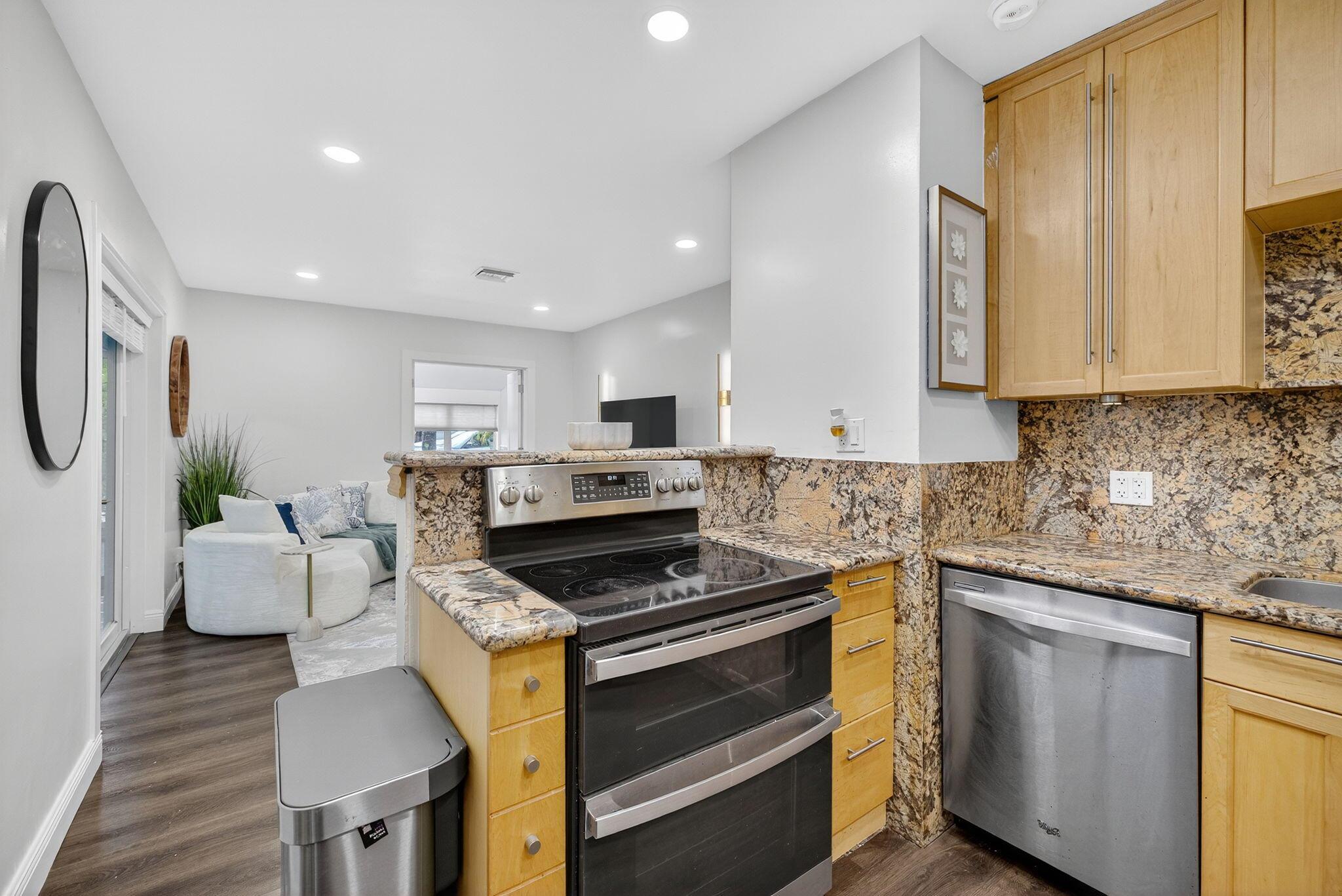 1317 NE 1st Avenue Front