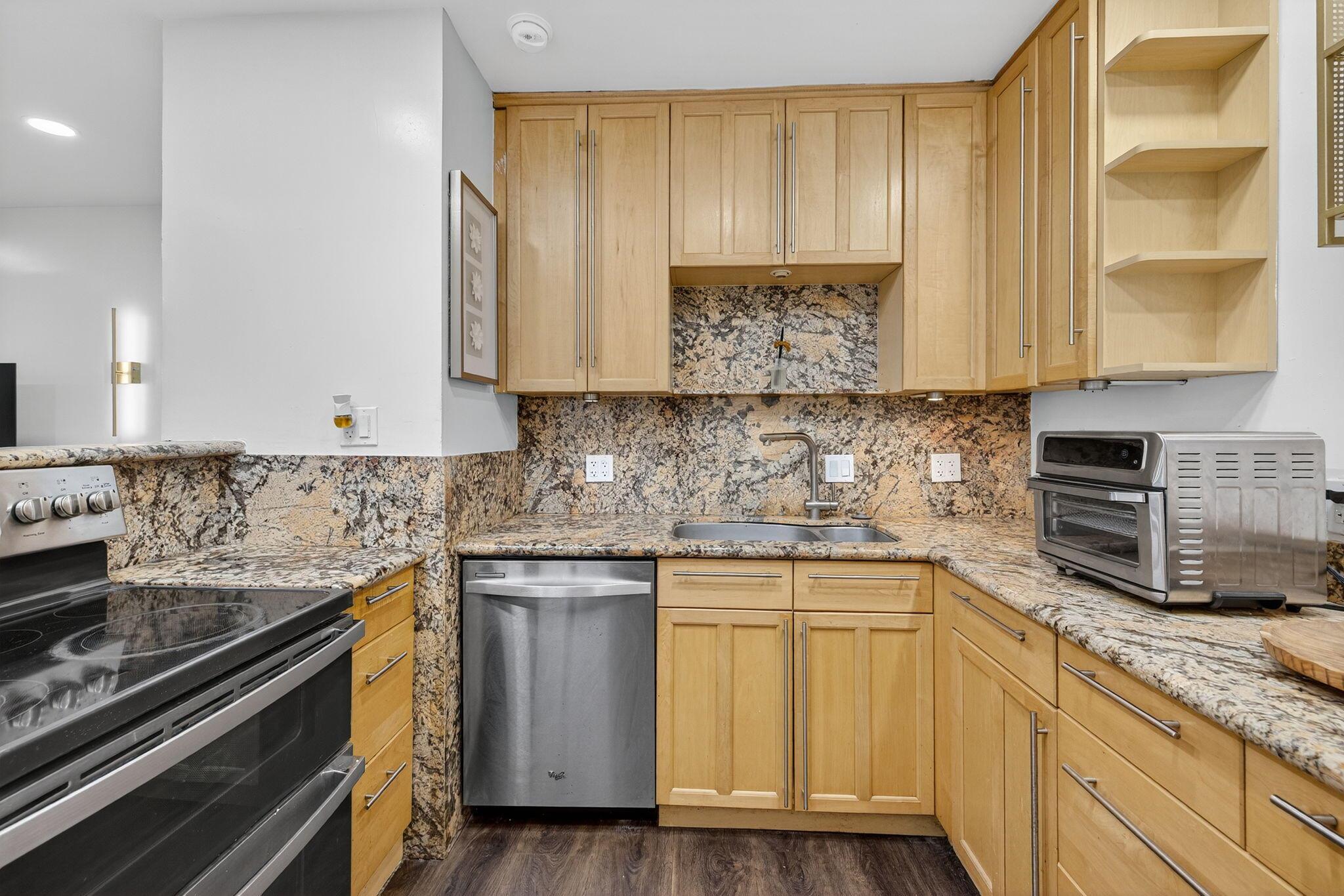 1317 NE 1st Avenue Front