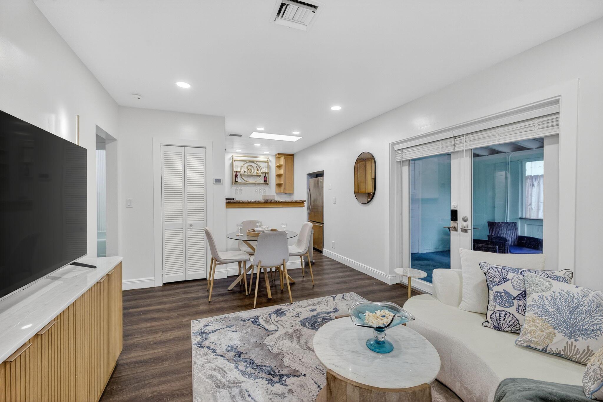 1317 NE 1st Avenue Front