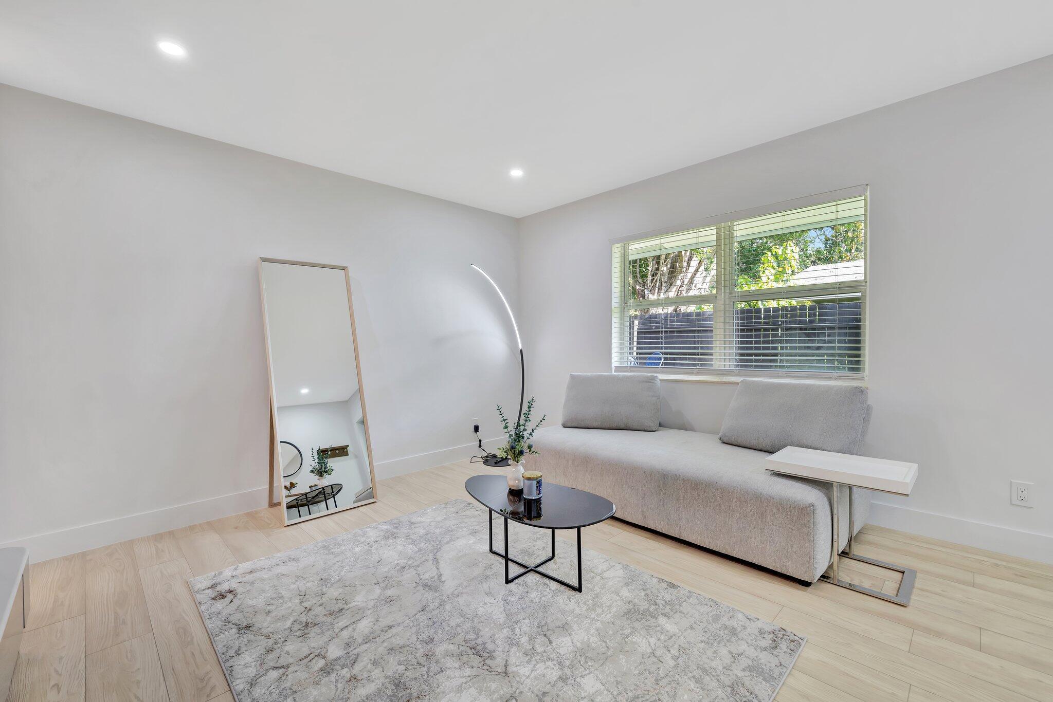 934 NW 4th Avenue 1-4