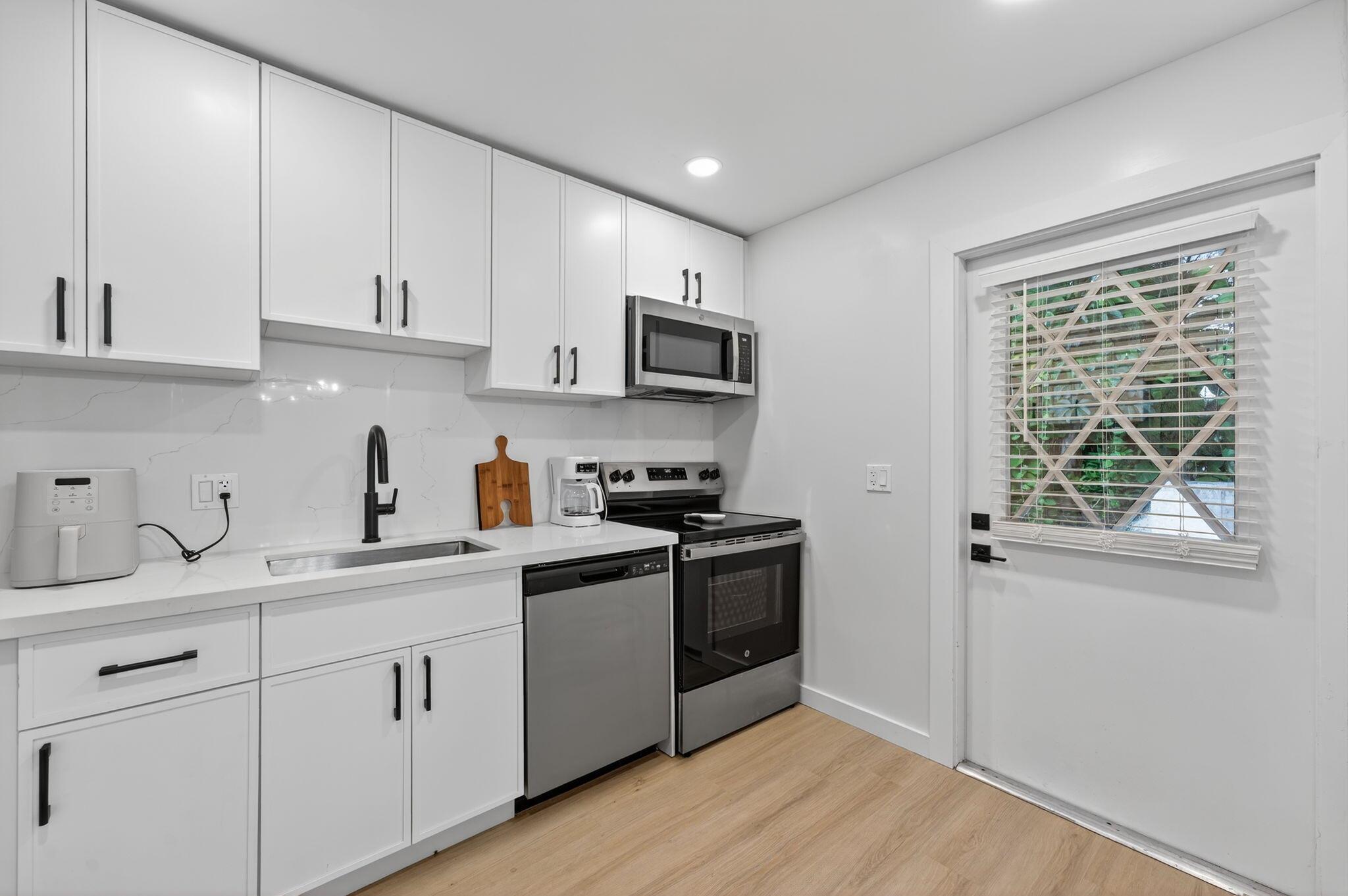 800 Tropic Boulevard