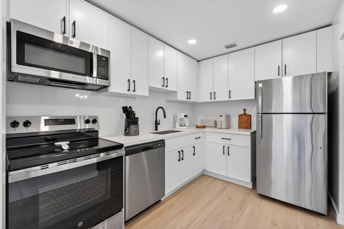 800 Tropic Boulevard