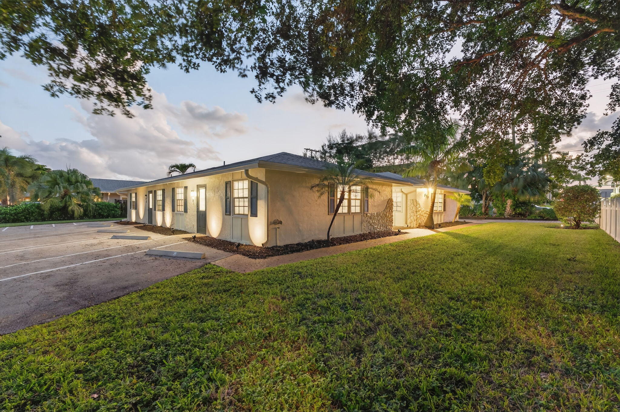 800 Tropic Boulevard