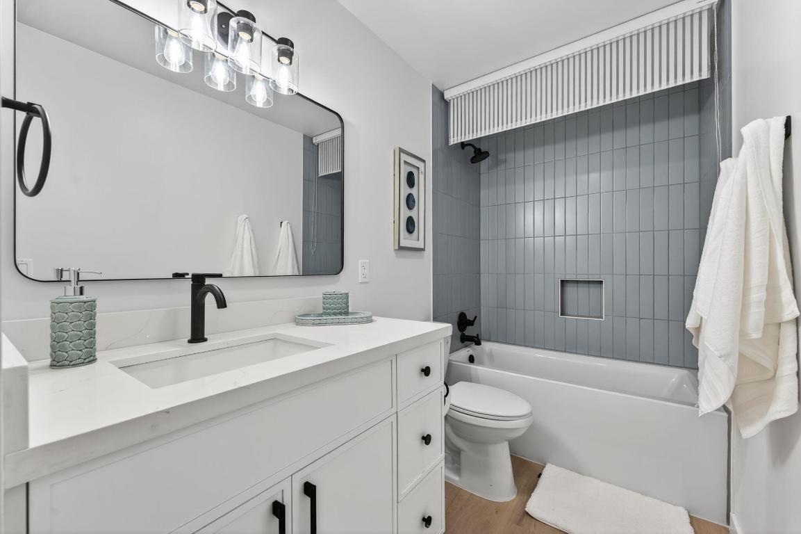 800 Tropic Boulevard