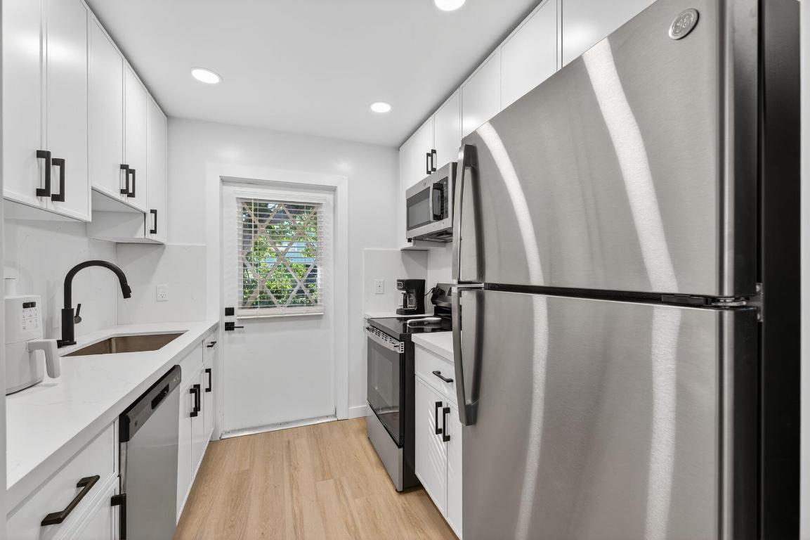 800 Tropic Boulevard