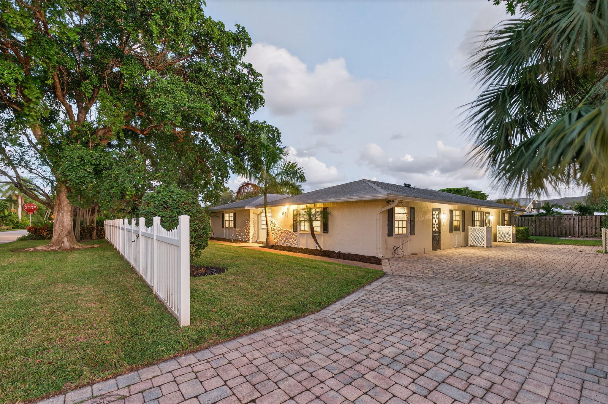 800 Tropic Boulevard