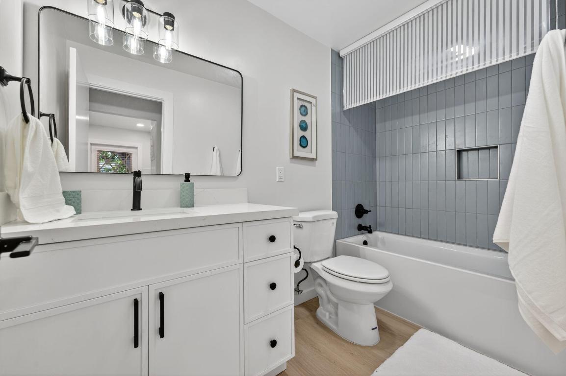 800 Tropic Boulevard