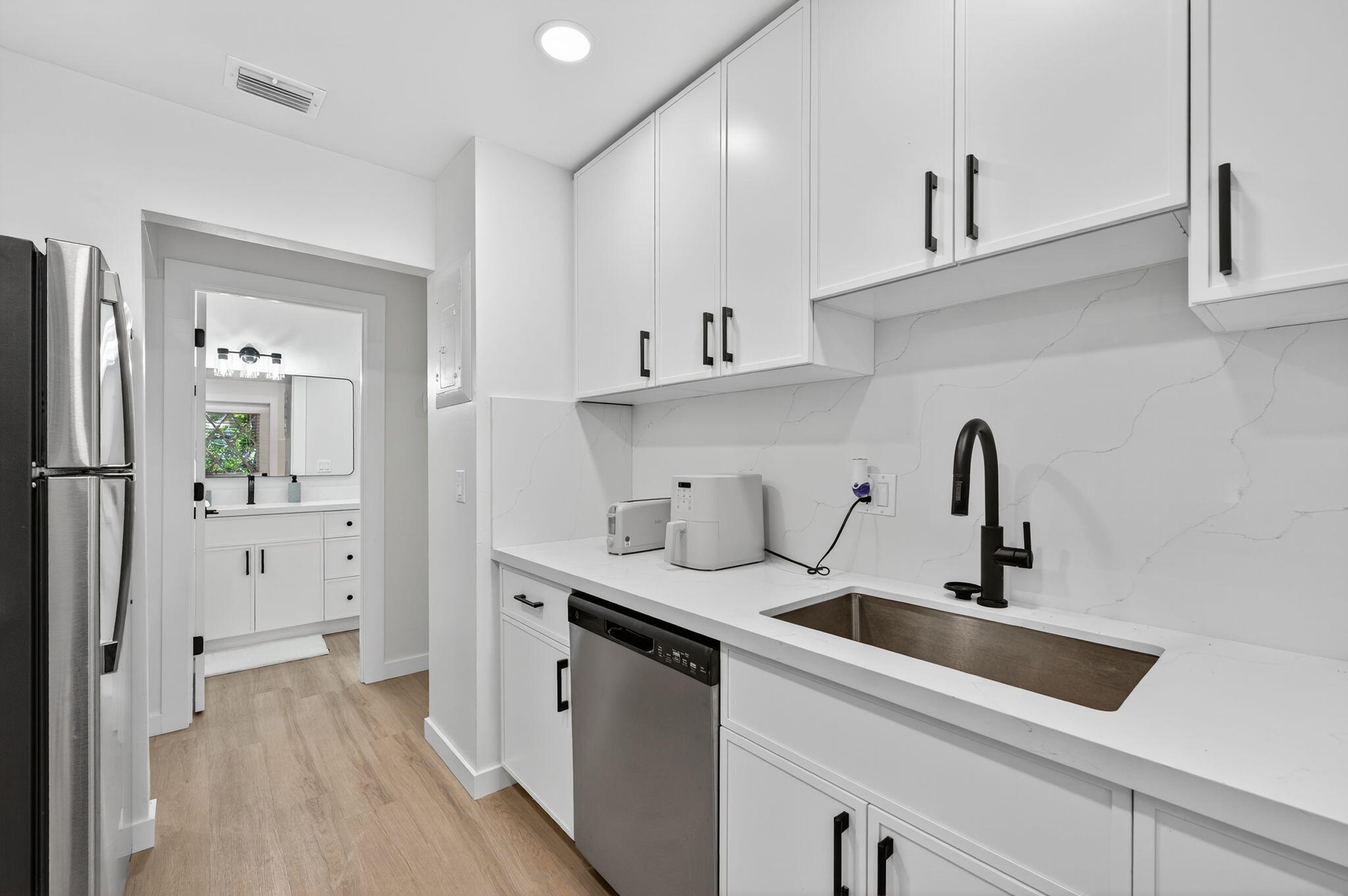 800 Tropic Boulevard