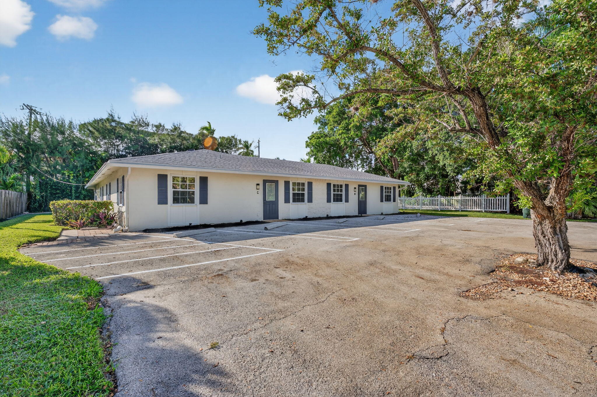 800 Tropic Boulevard