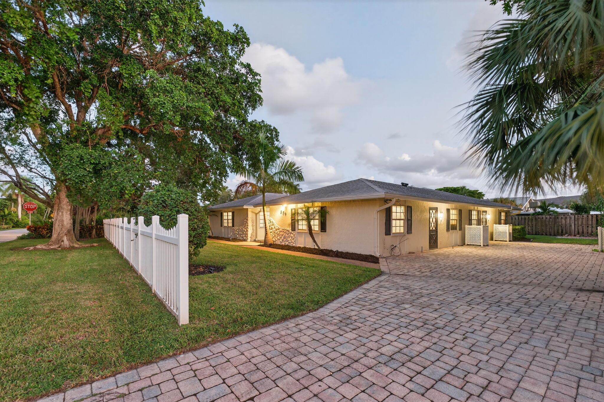 800 Tropic Boulevard