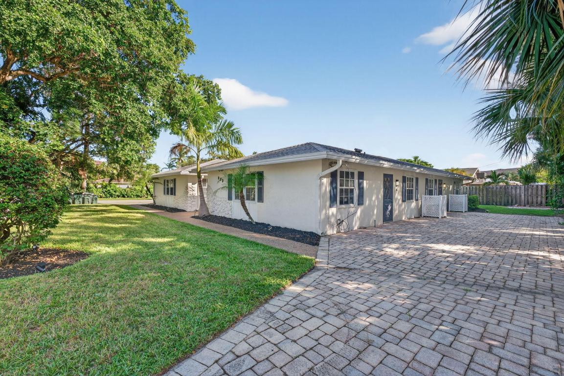 800 Tropic Boulevard