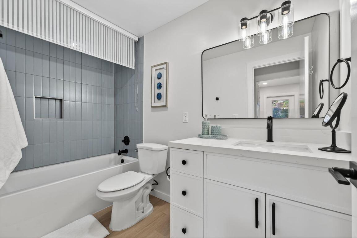 800 Tropic Boulevard