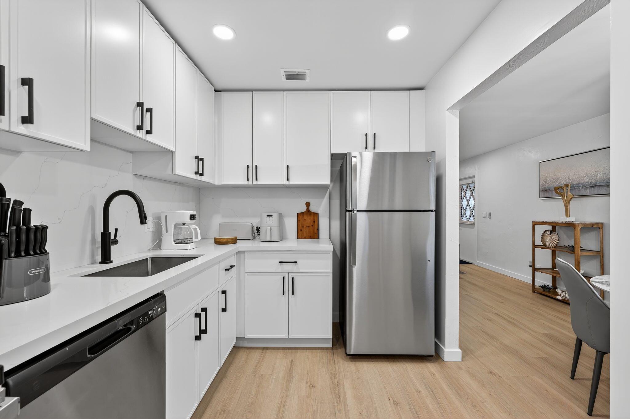 800 Tropic Boulevard