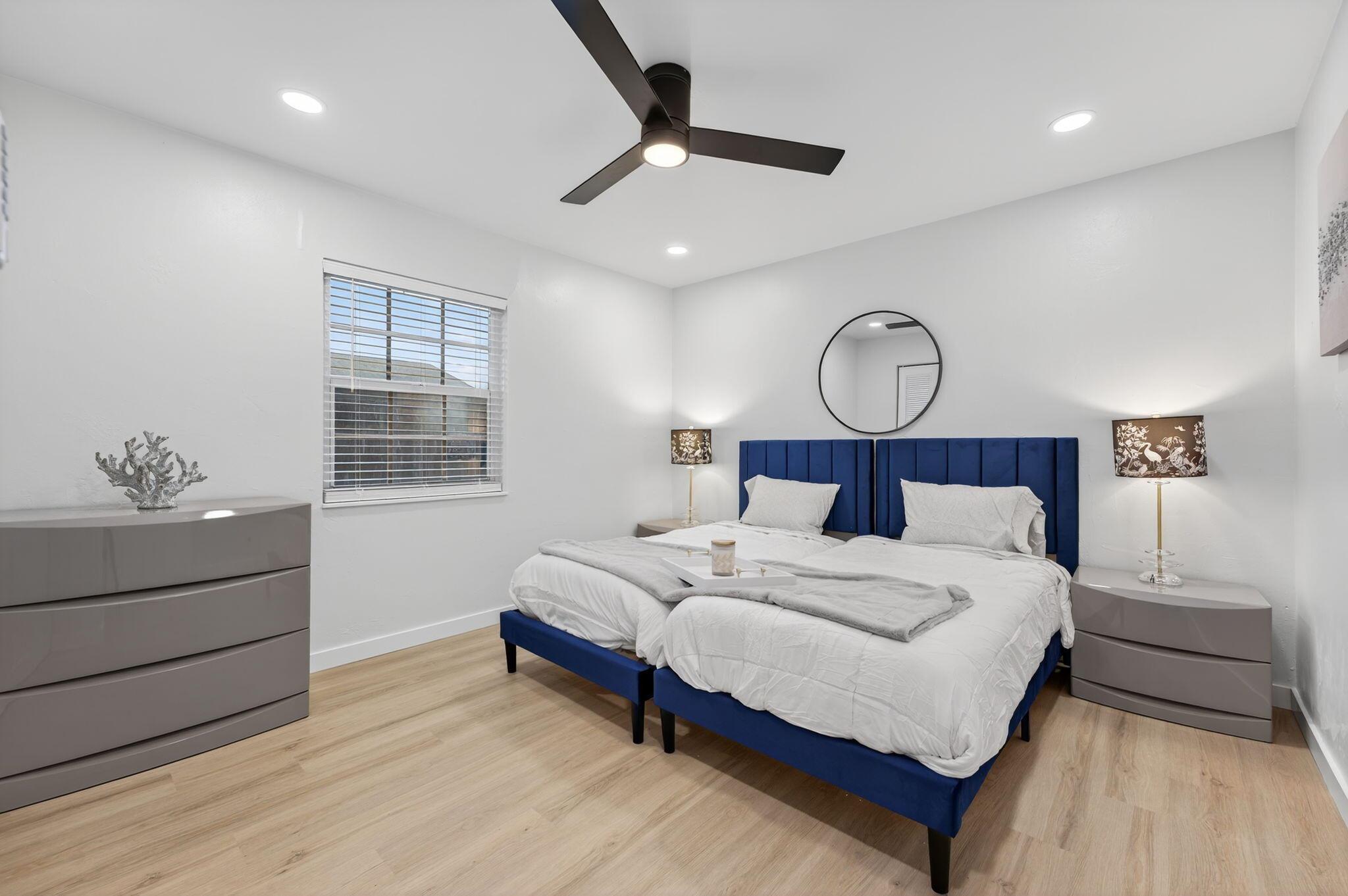 800 Tropic Boulevard