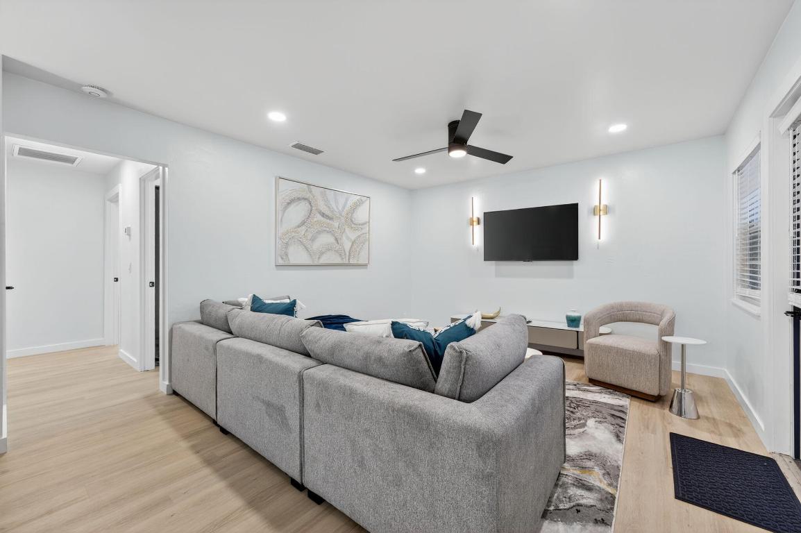 800 Tropic Boulevard