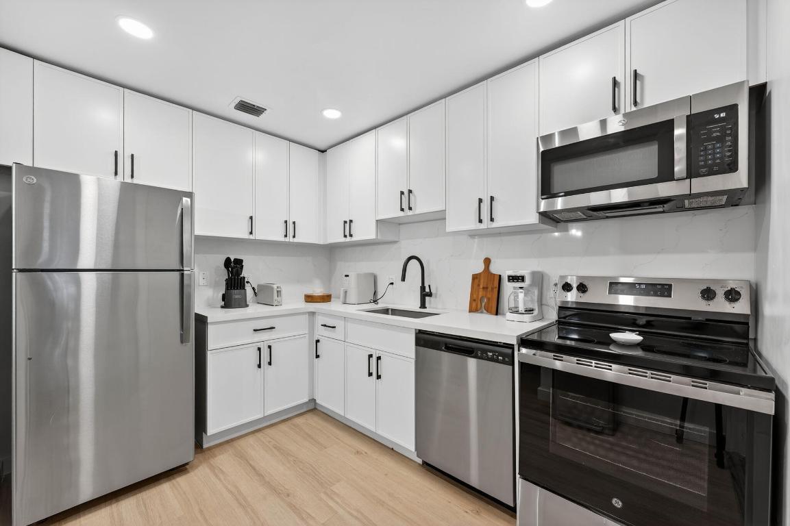 800 Tropic Boulevard