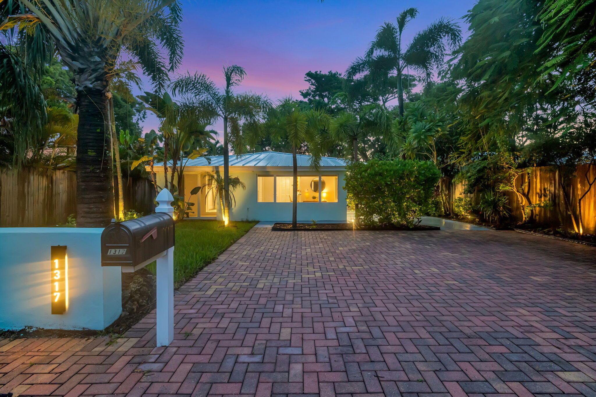 1317 NE 1st Avenue Front