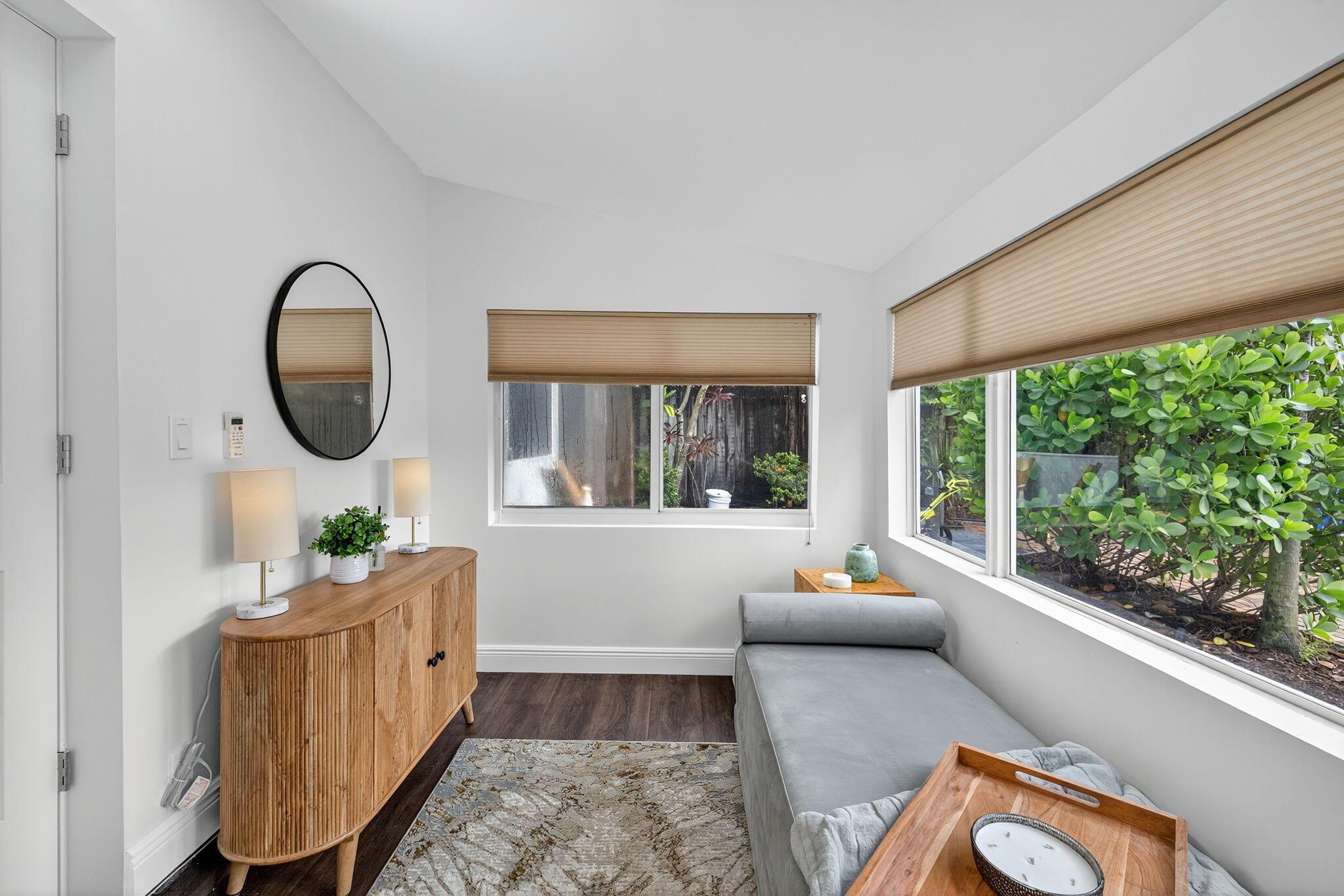 1317 NE 1st Avenue Front