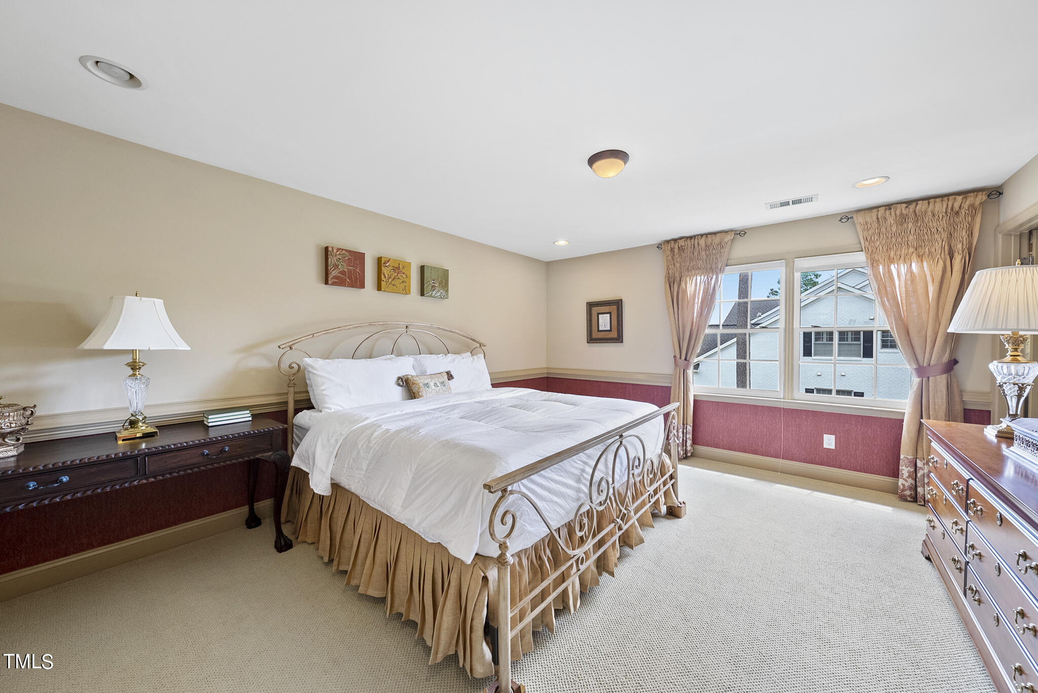 9216 Winged Thistle Court
