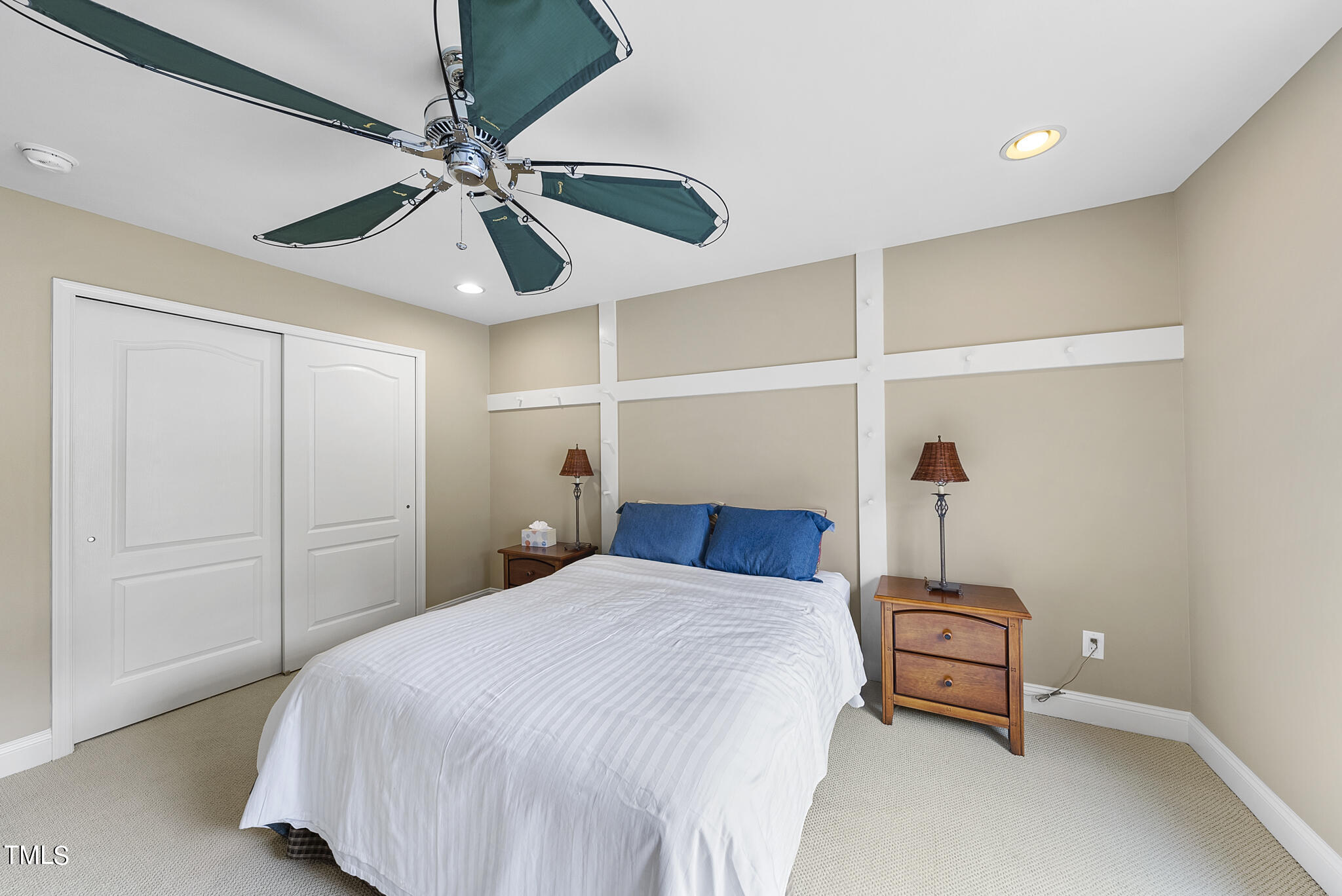 9216 Winged Thistle Court