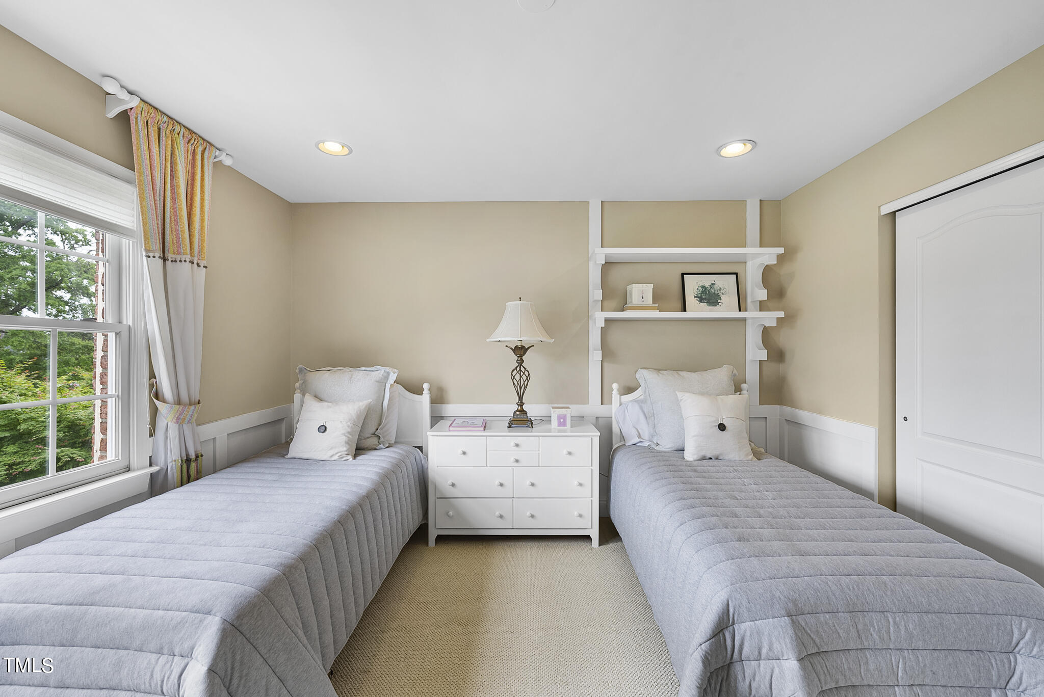 9216 Winged Thistle Court