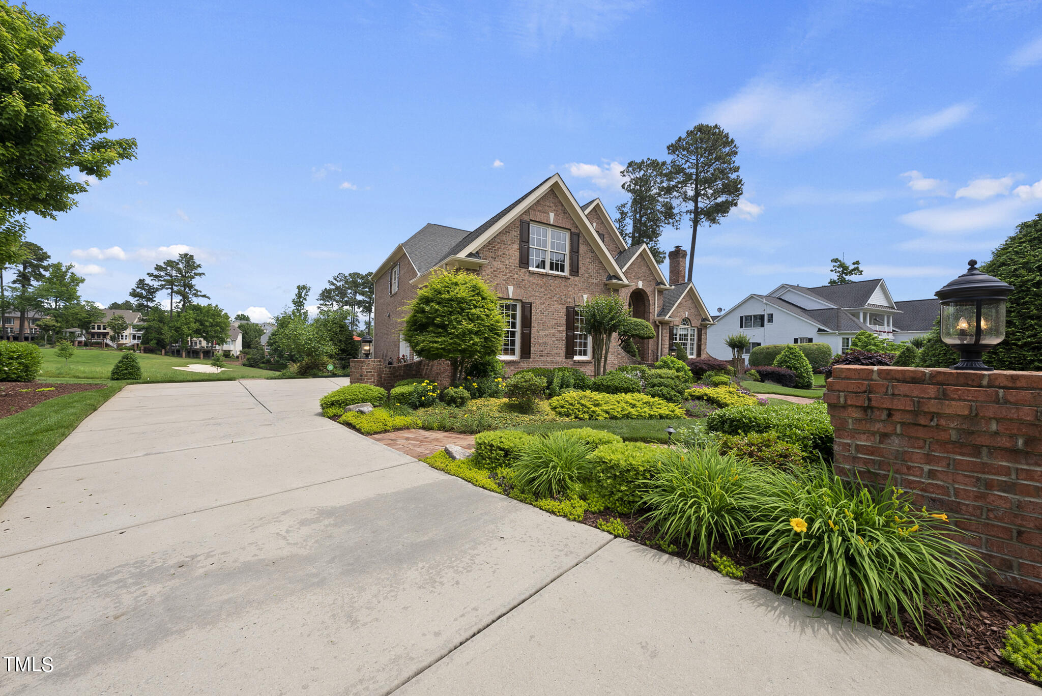 9216 Winged Thistle Court