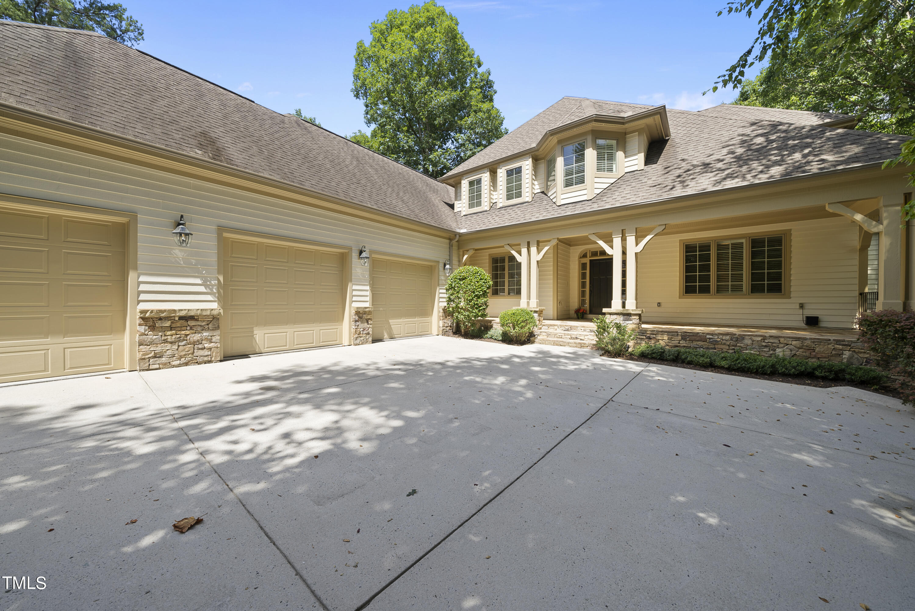 19034 Stone Brook