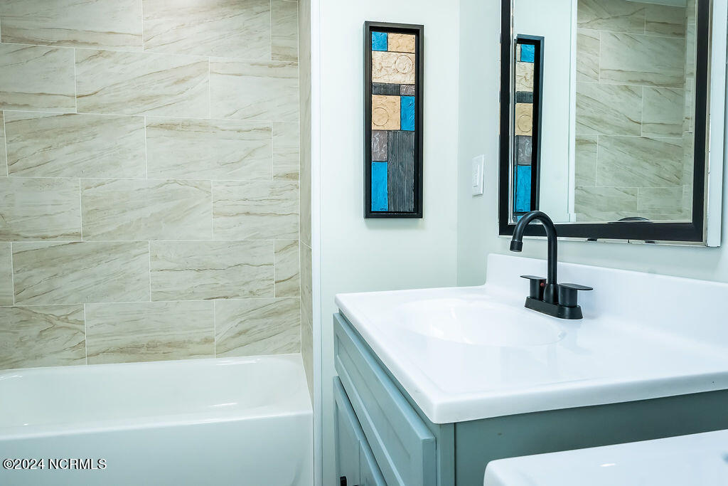 1946 Washington Street