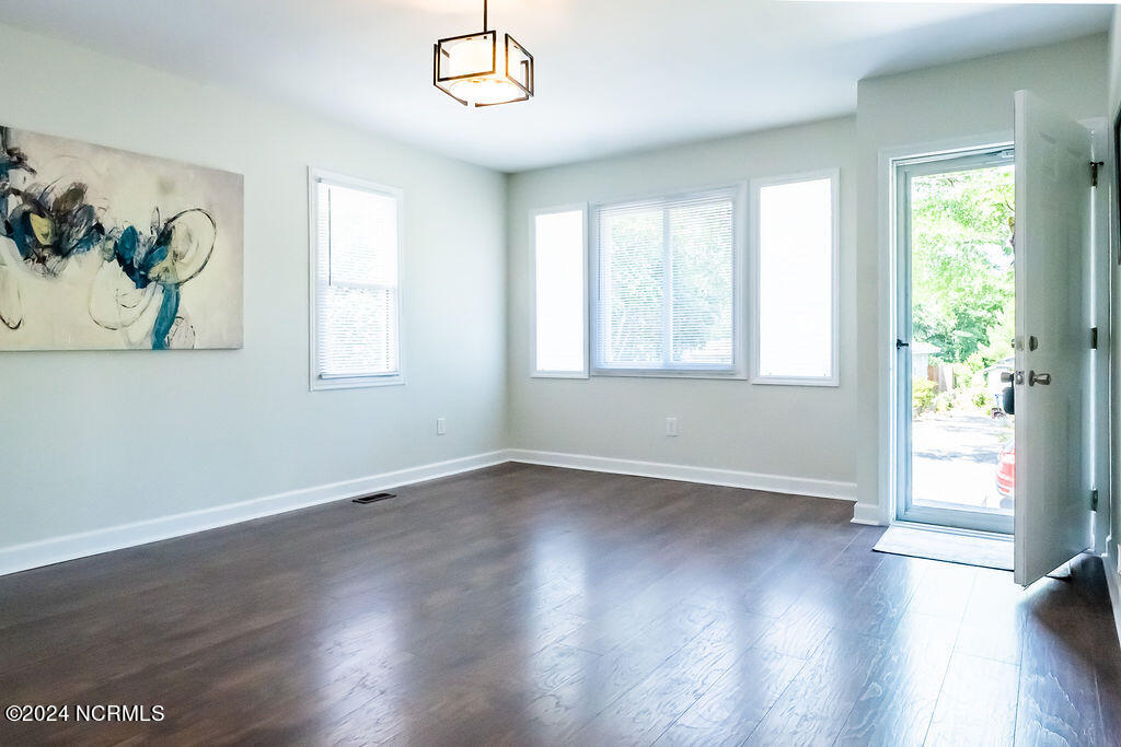 1946 Washington Street