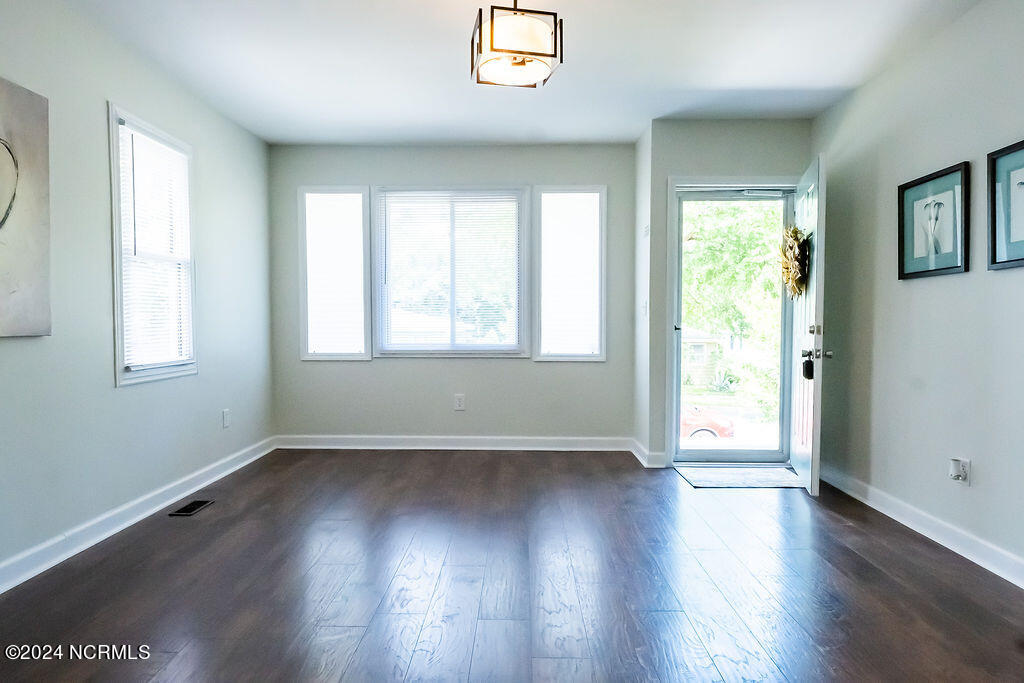 1946 Washington Street