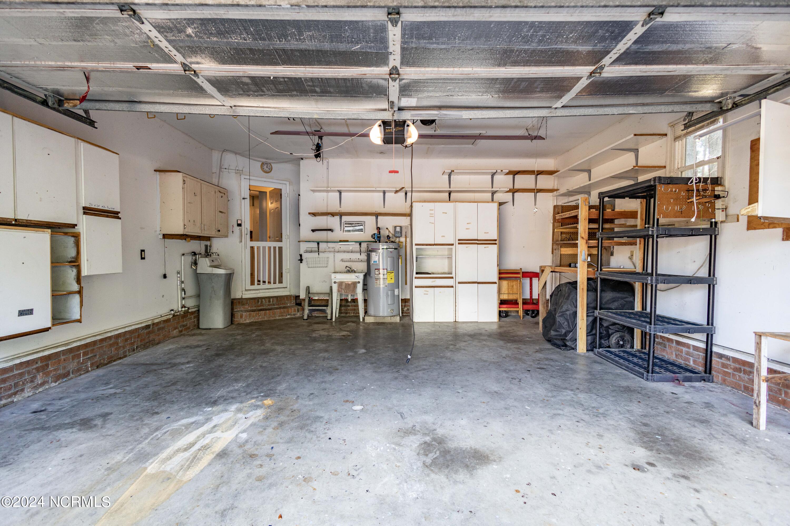 802 Black Swan Road