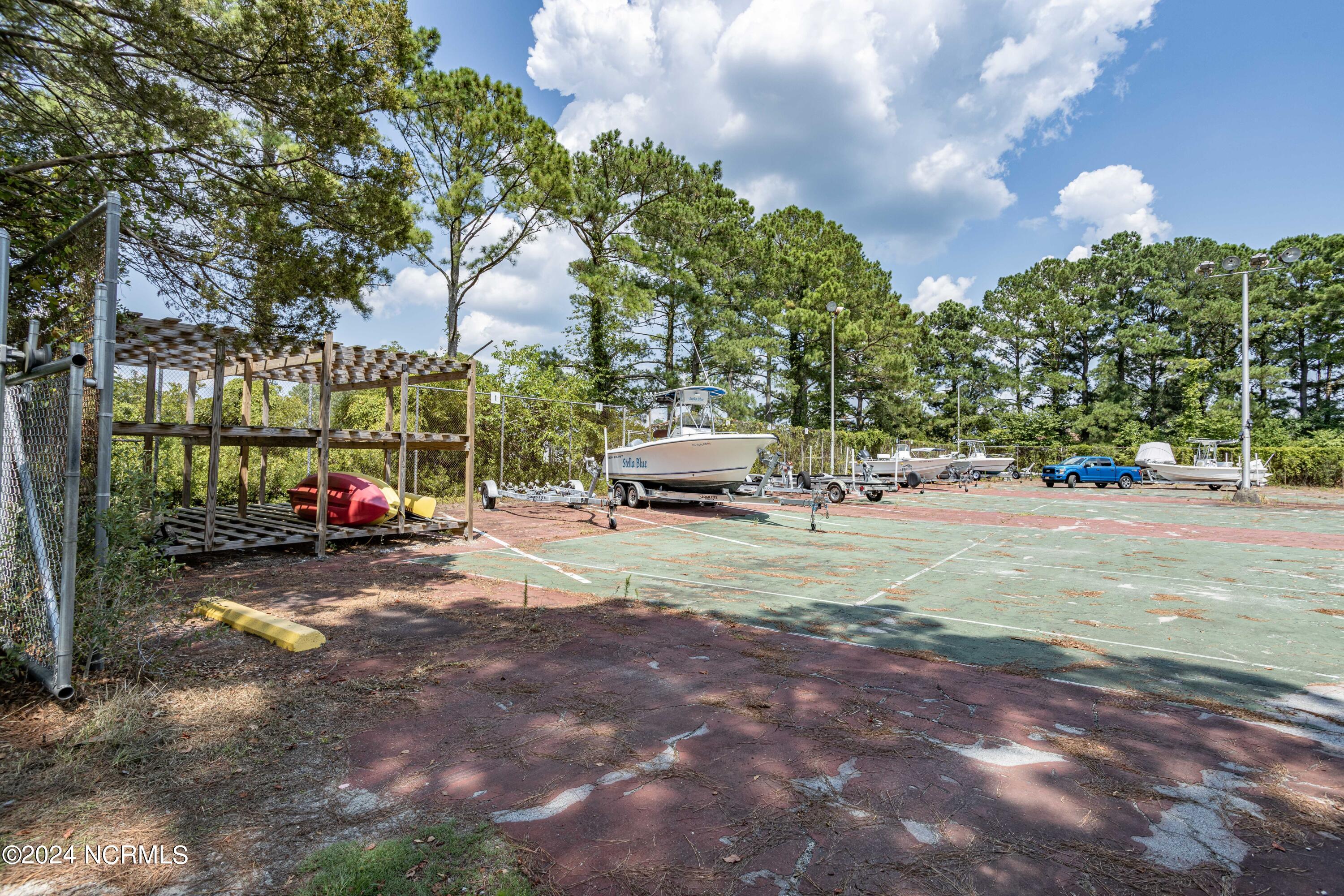 802 Black Swan Road