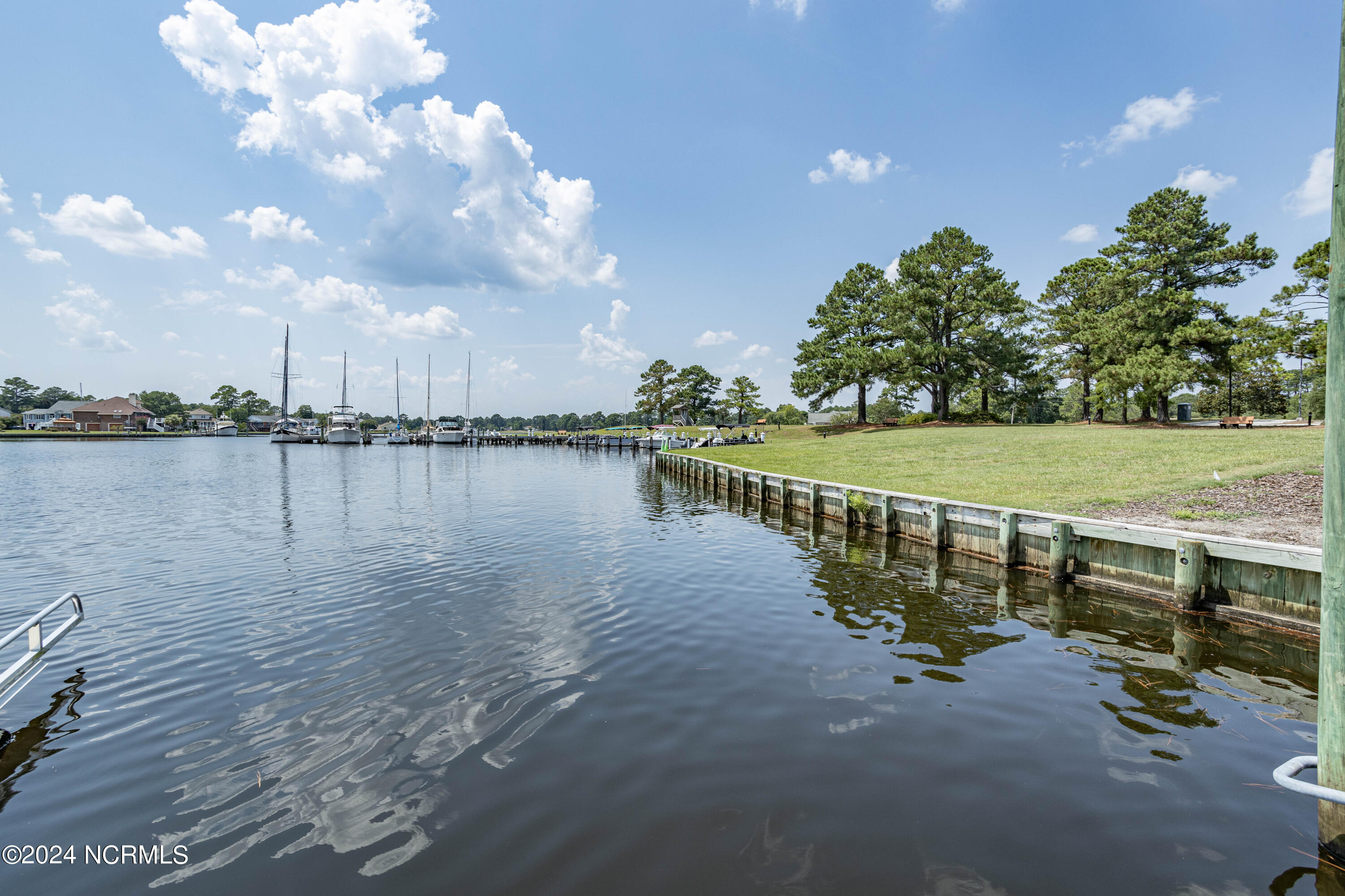 802 Black Swan Road