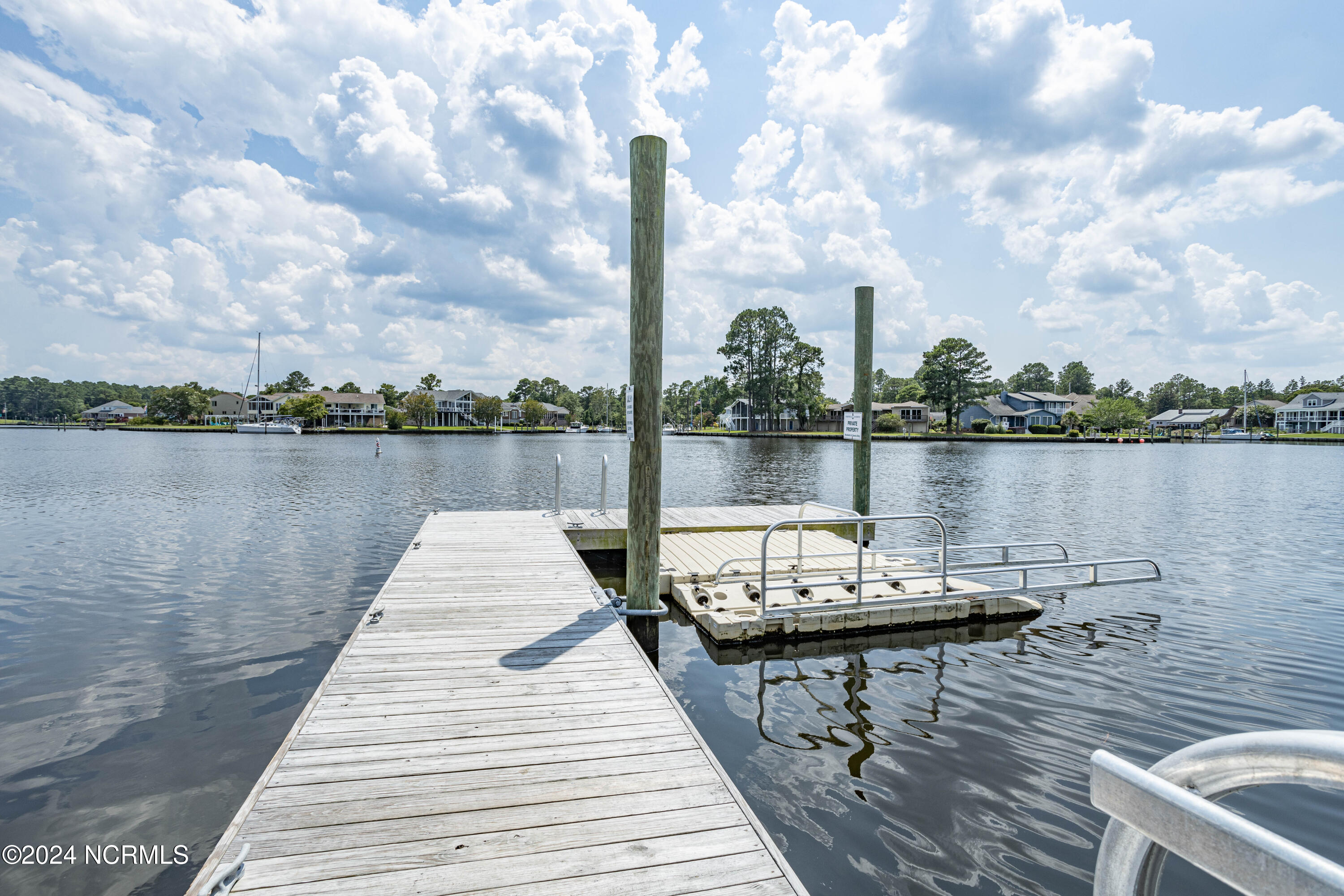 802 Black Swan Road