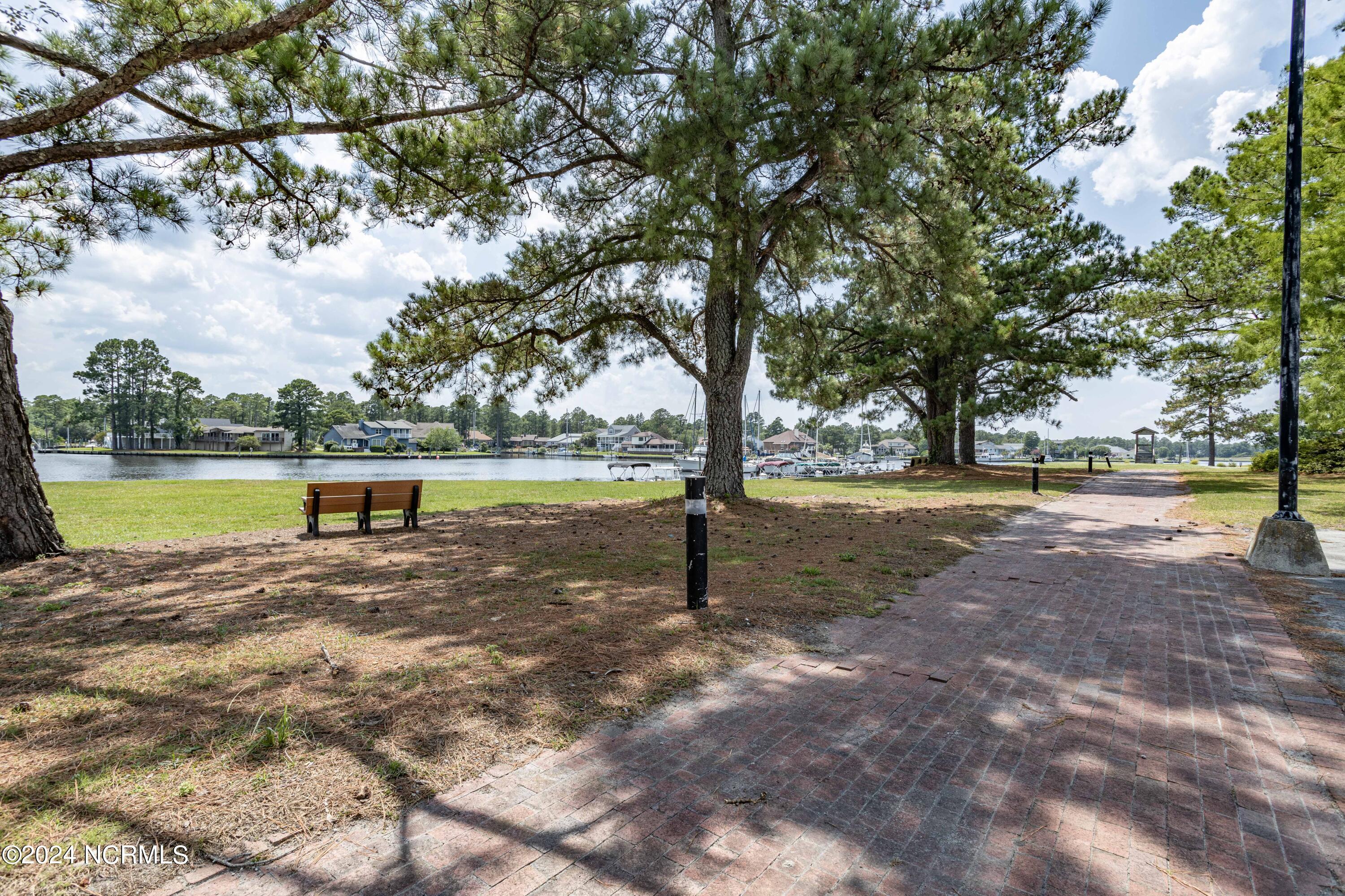 802 Black Swan Road