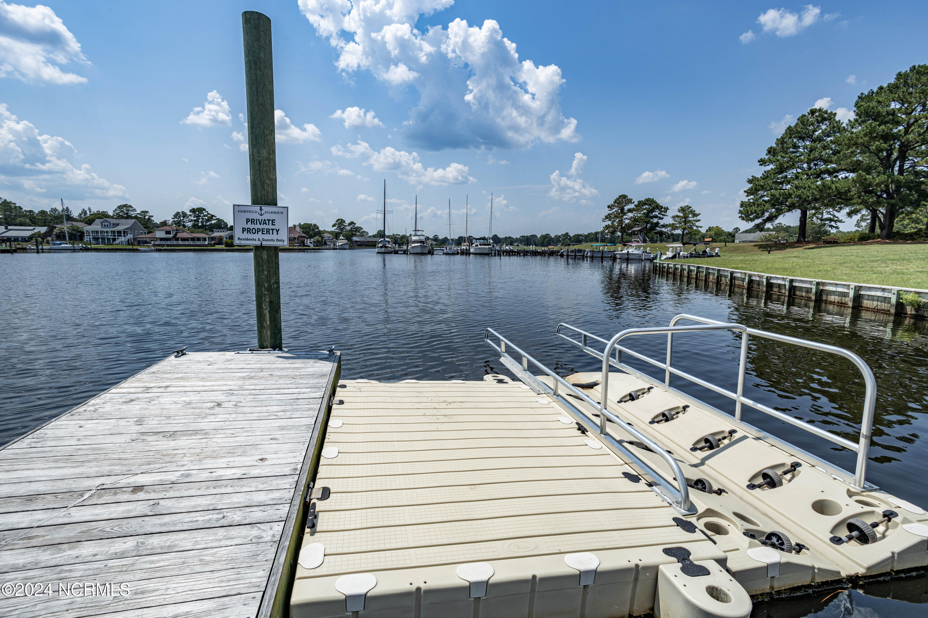 802 Black Swan Road