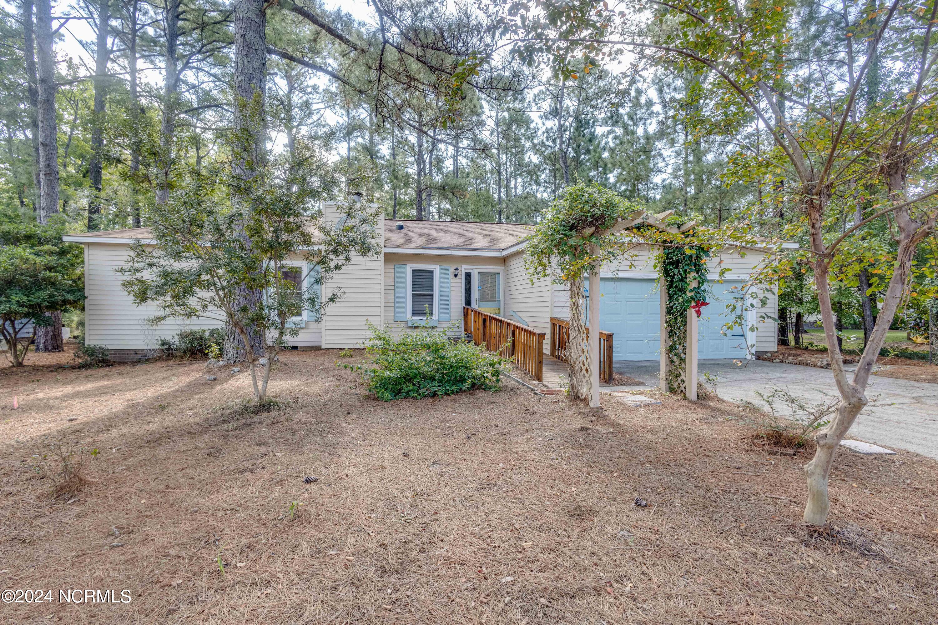 802 Black Swan Road