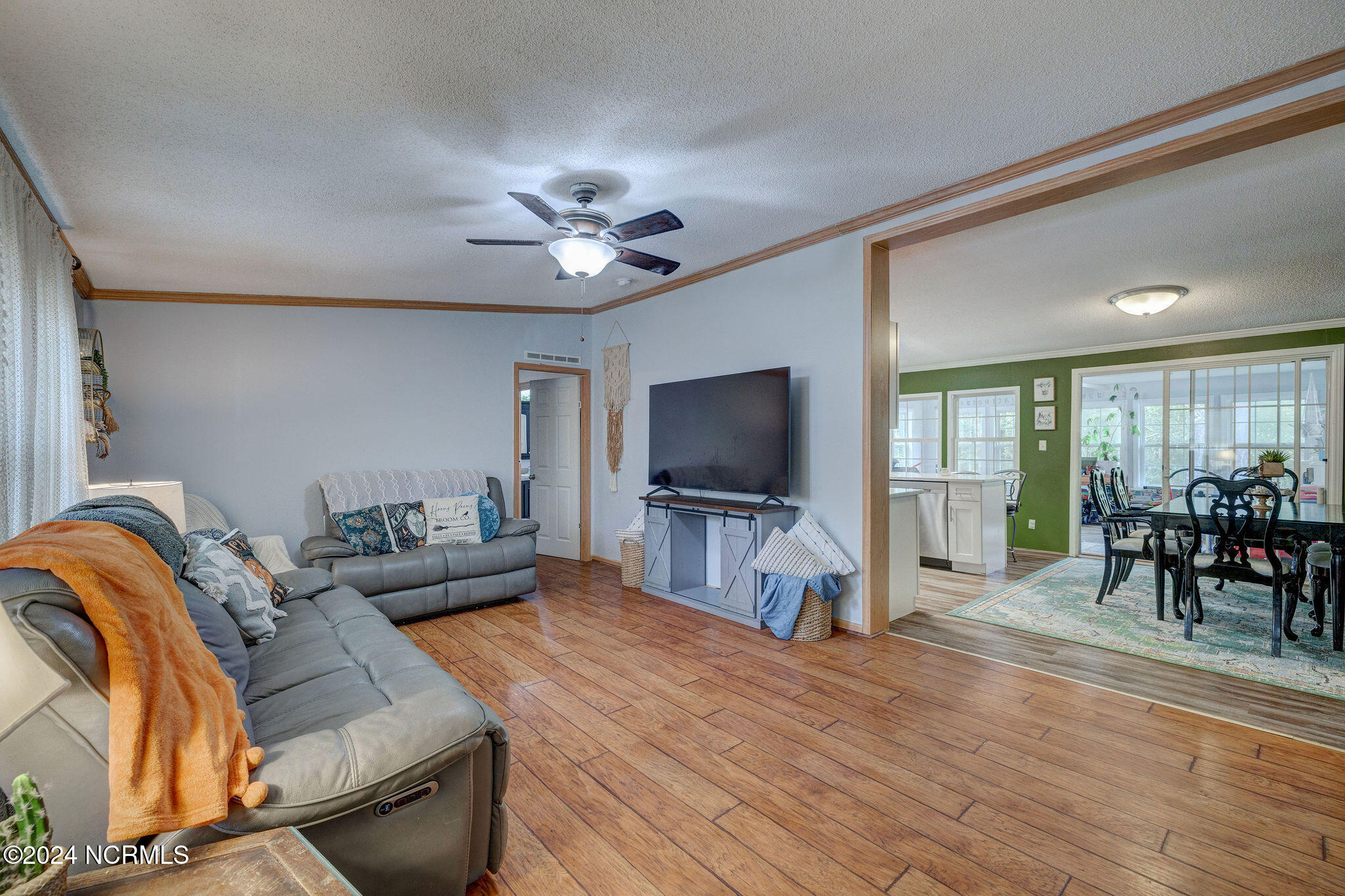 220 Groves Point Circle