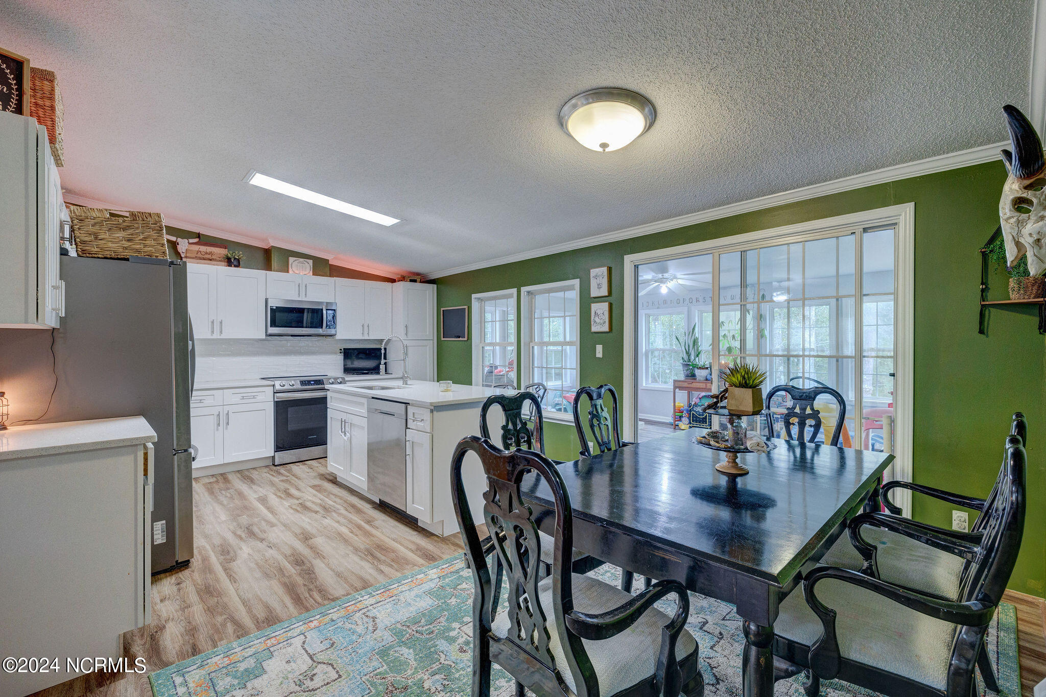 220 Groves Point Circle