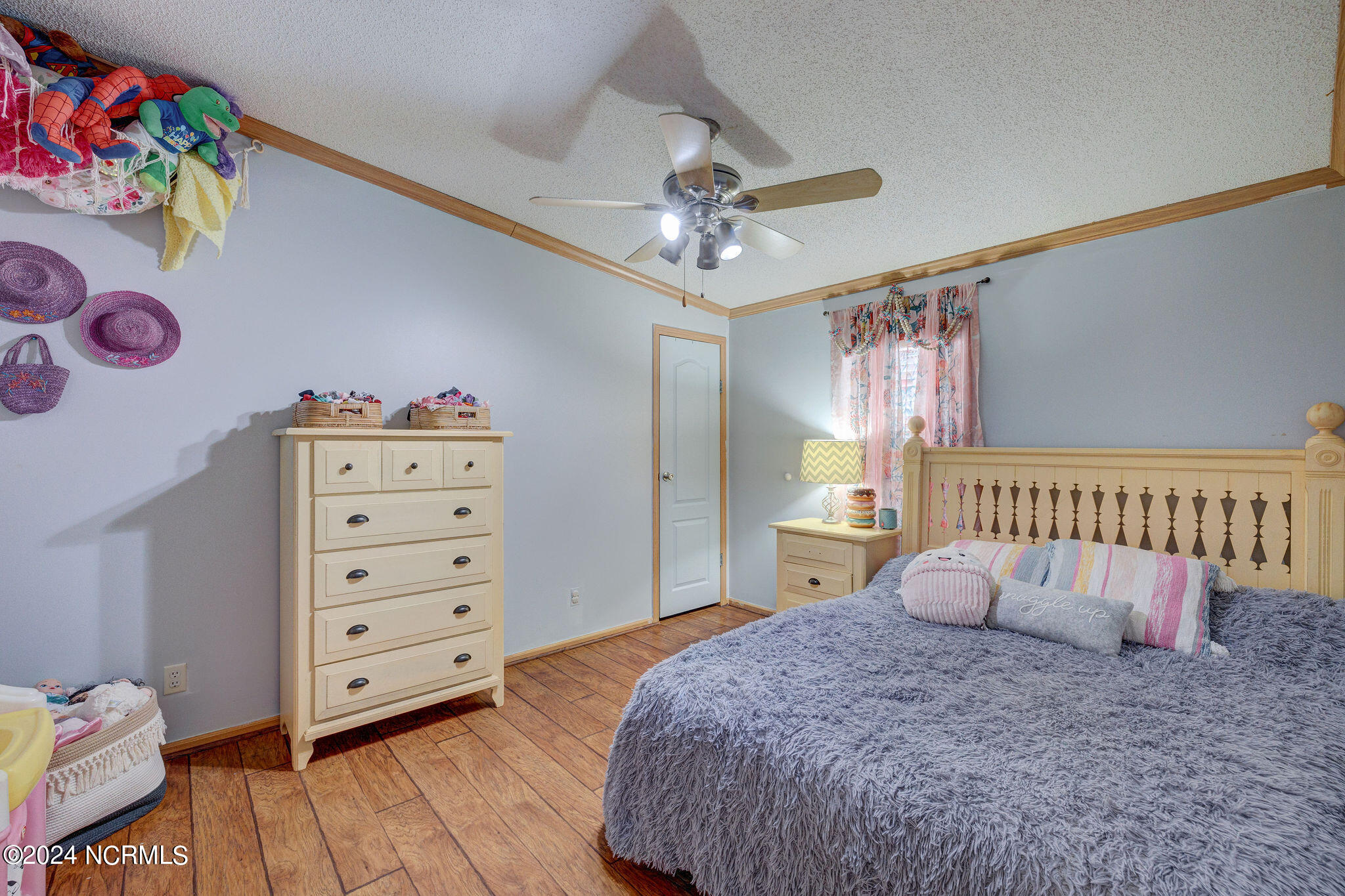 220 Groves Point Circle