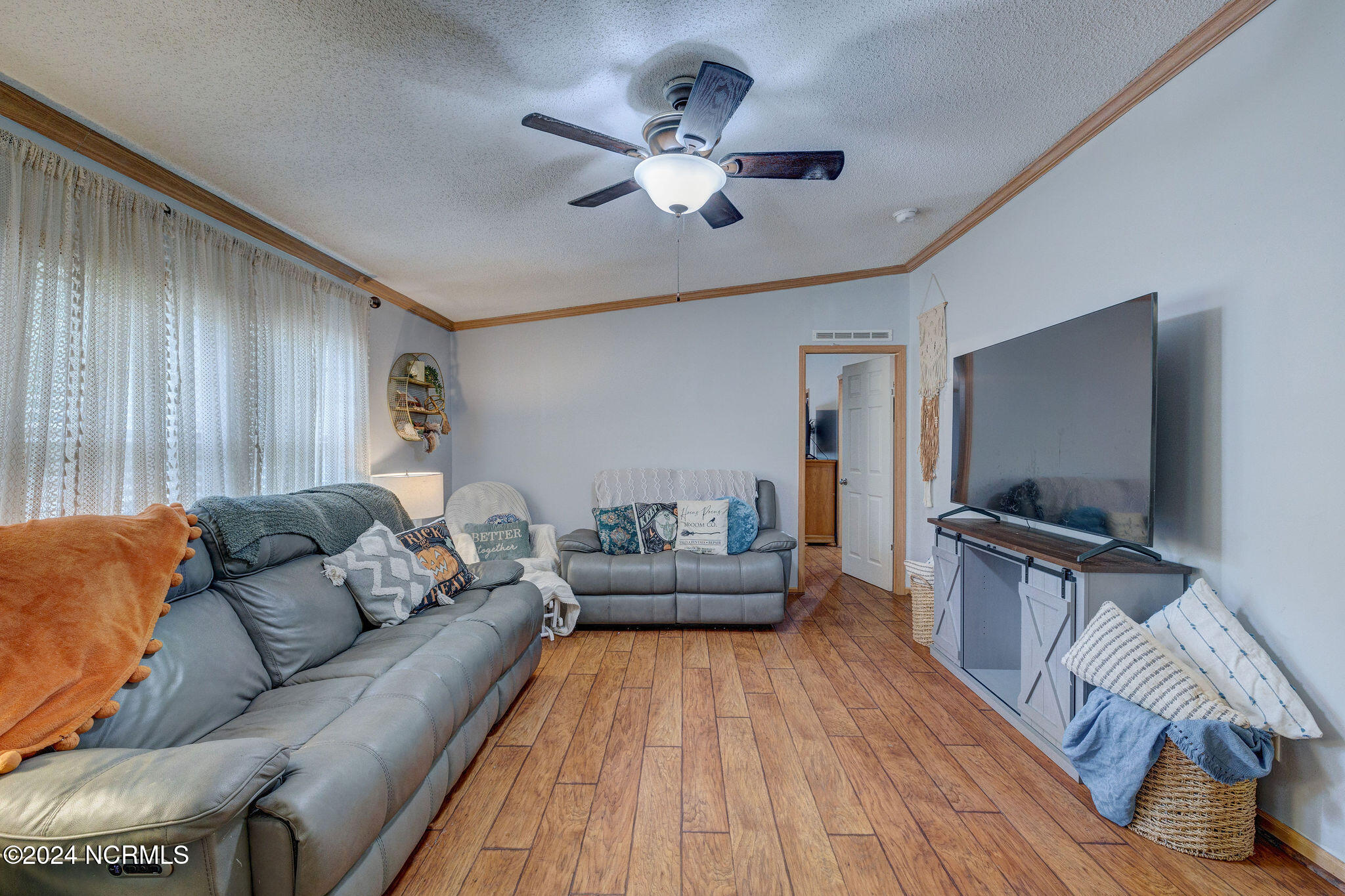 220 Groves Point Circle