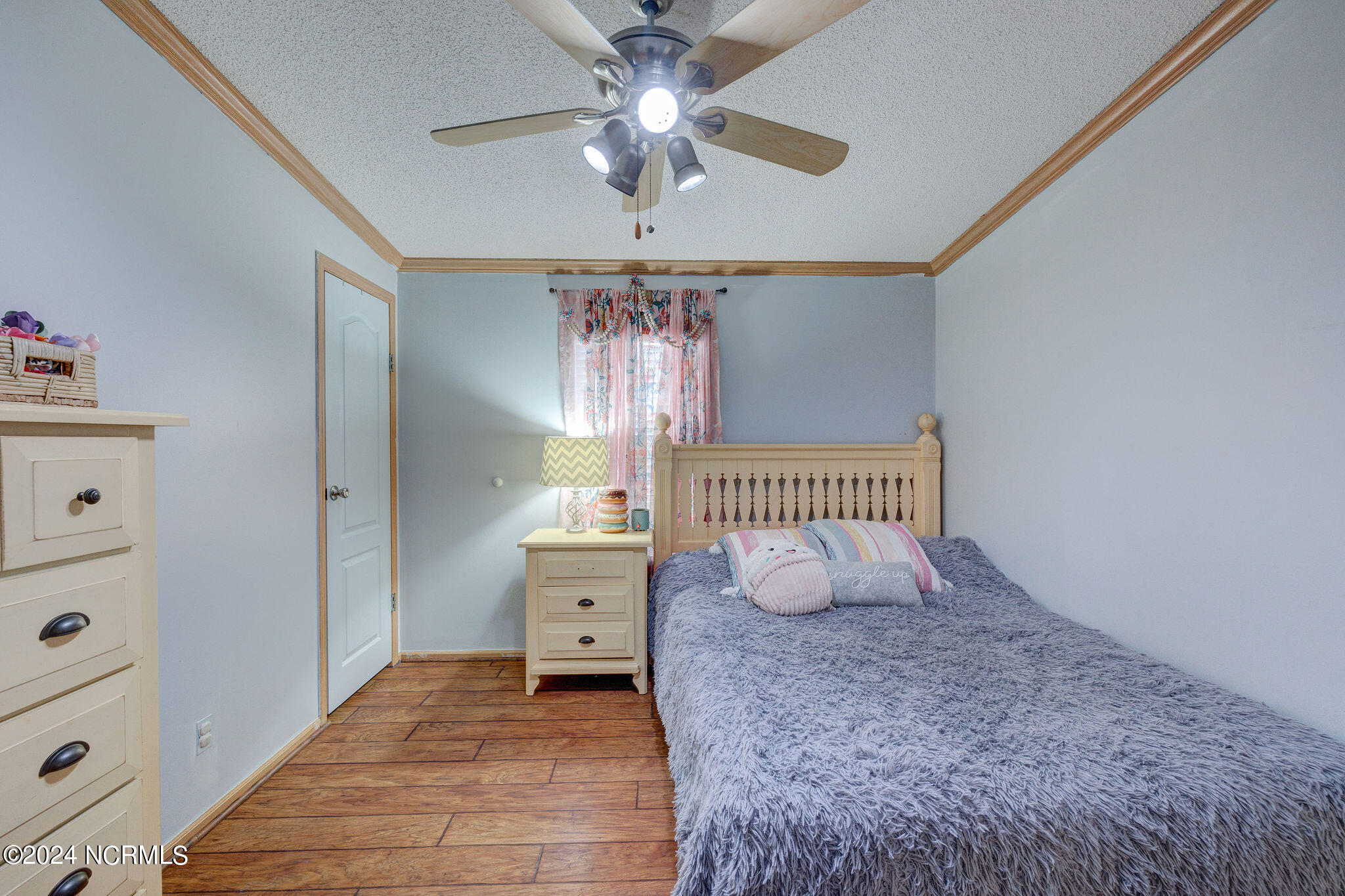 220 Groves Point Circle