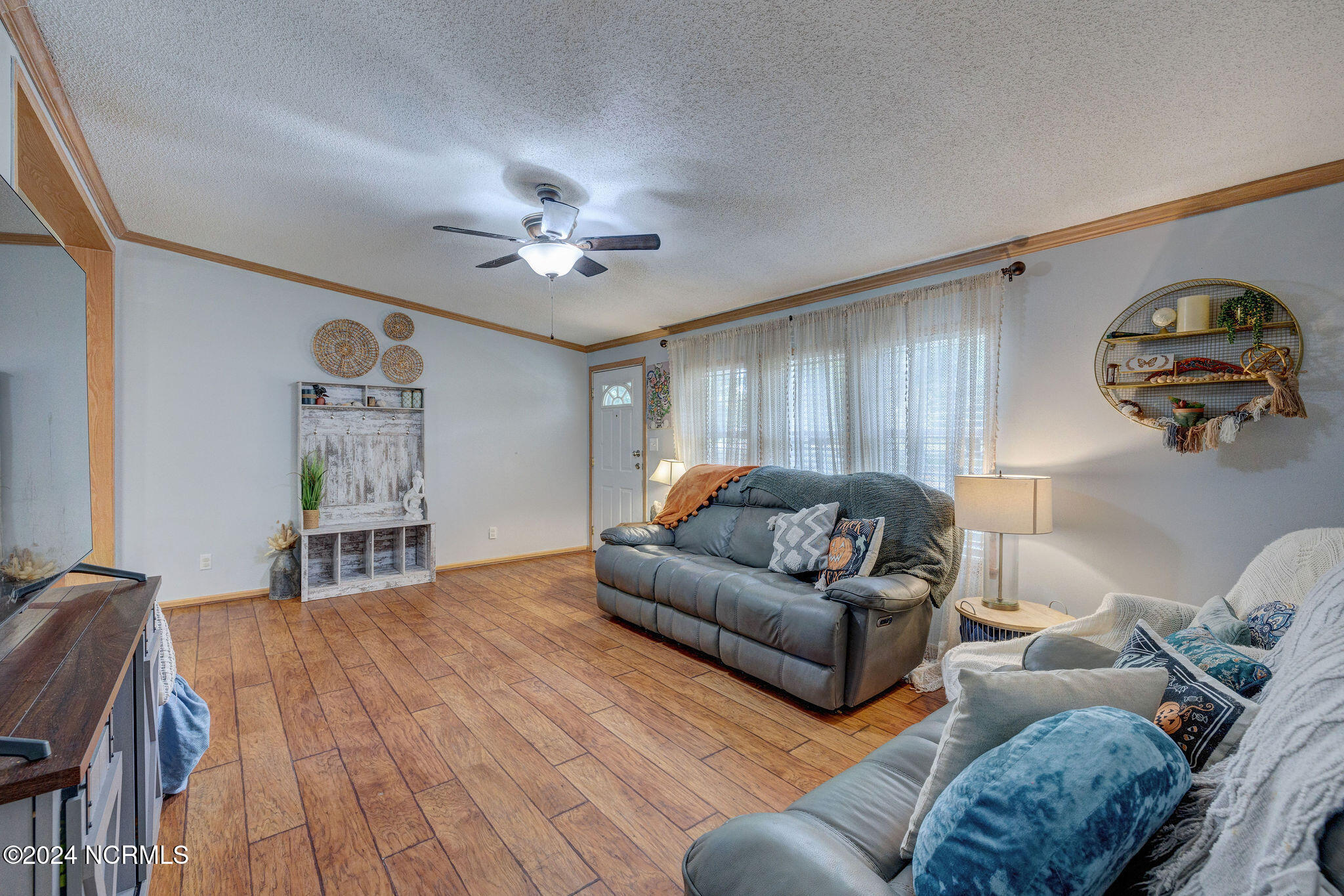 220 Groves Point Circle