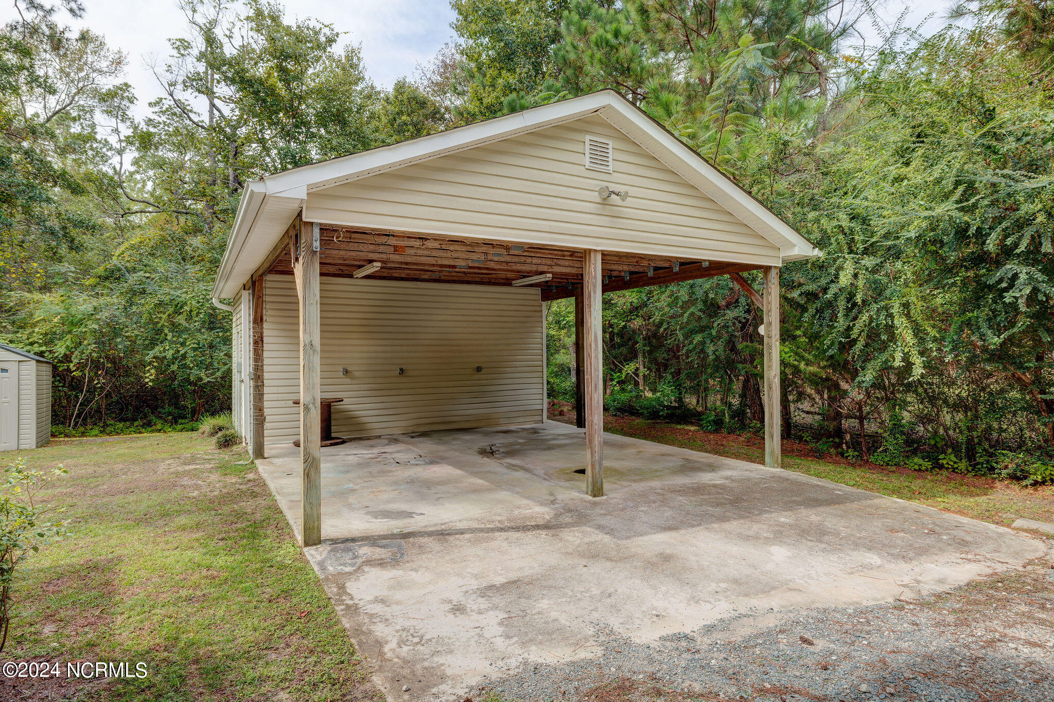 220 Groves Point Circle