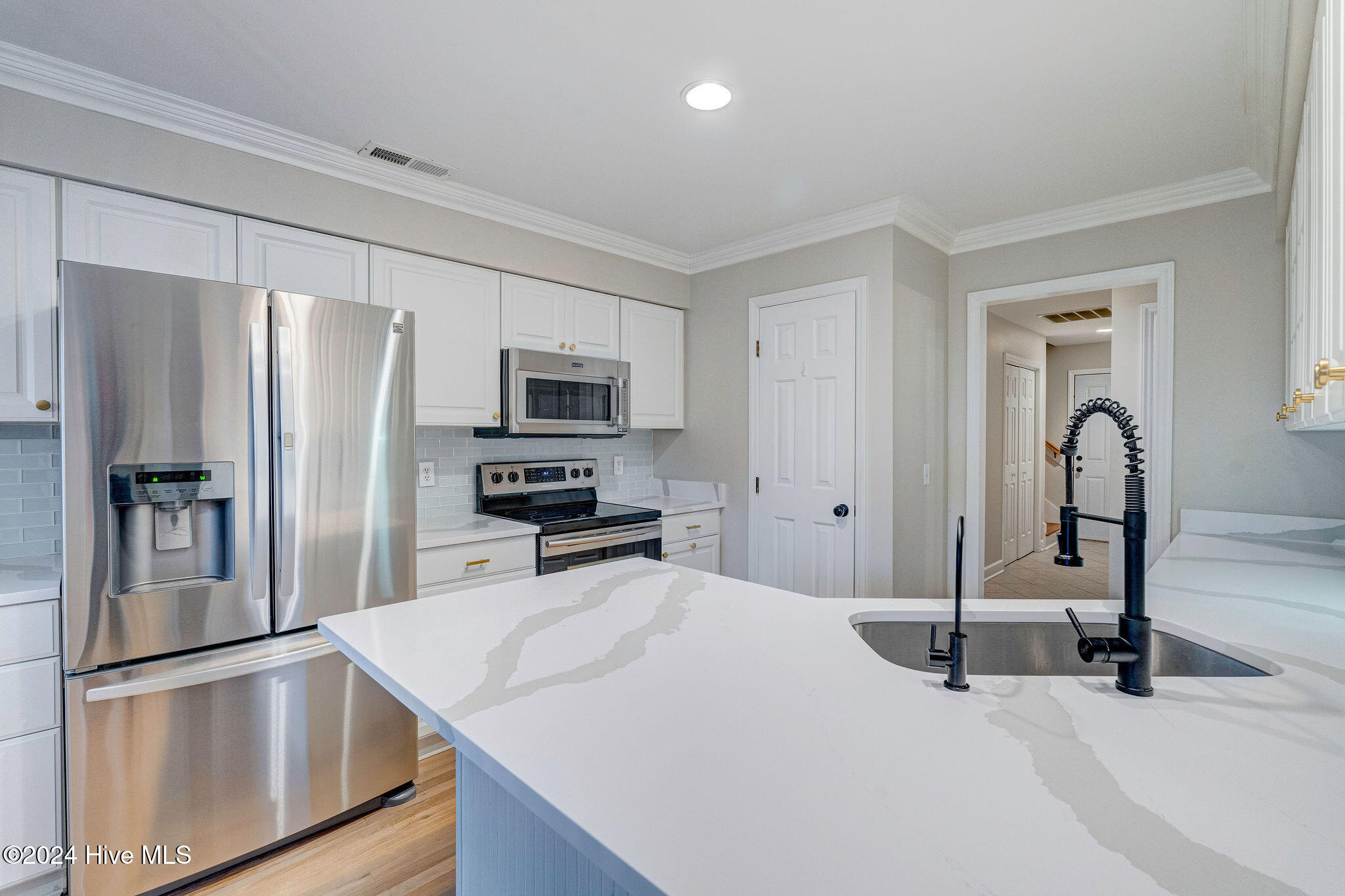 4925 Crosswinds Drive