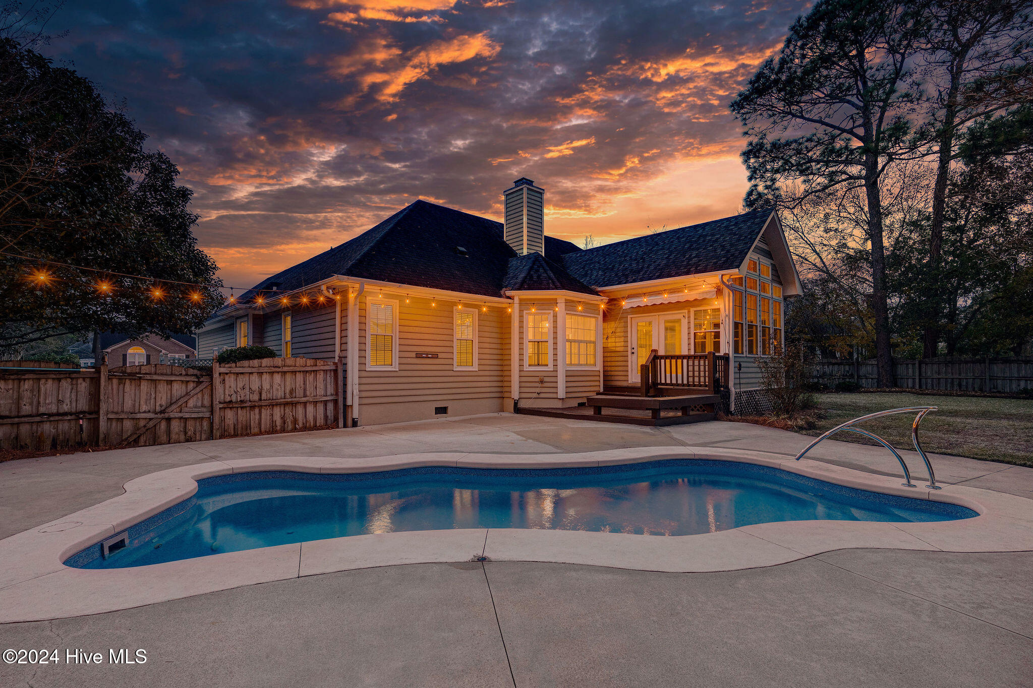 4925 Crosswinds Drive