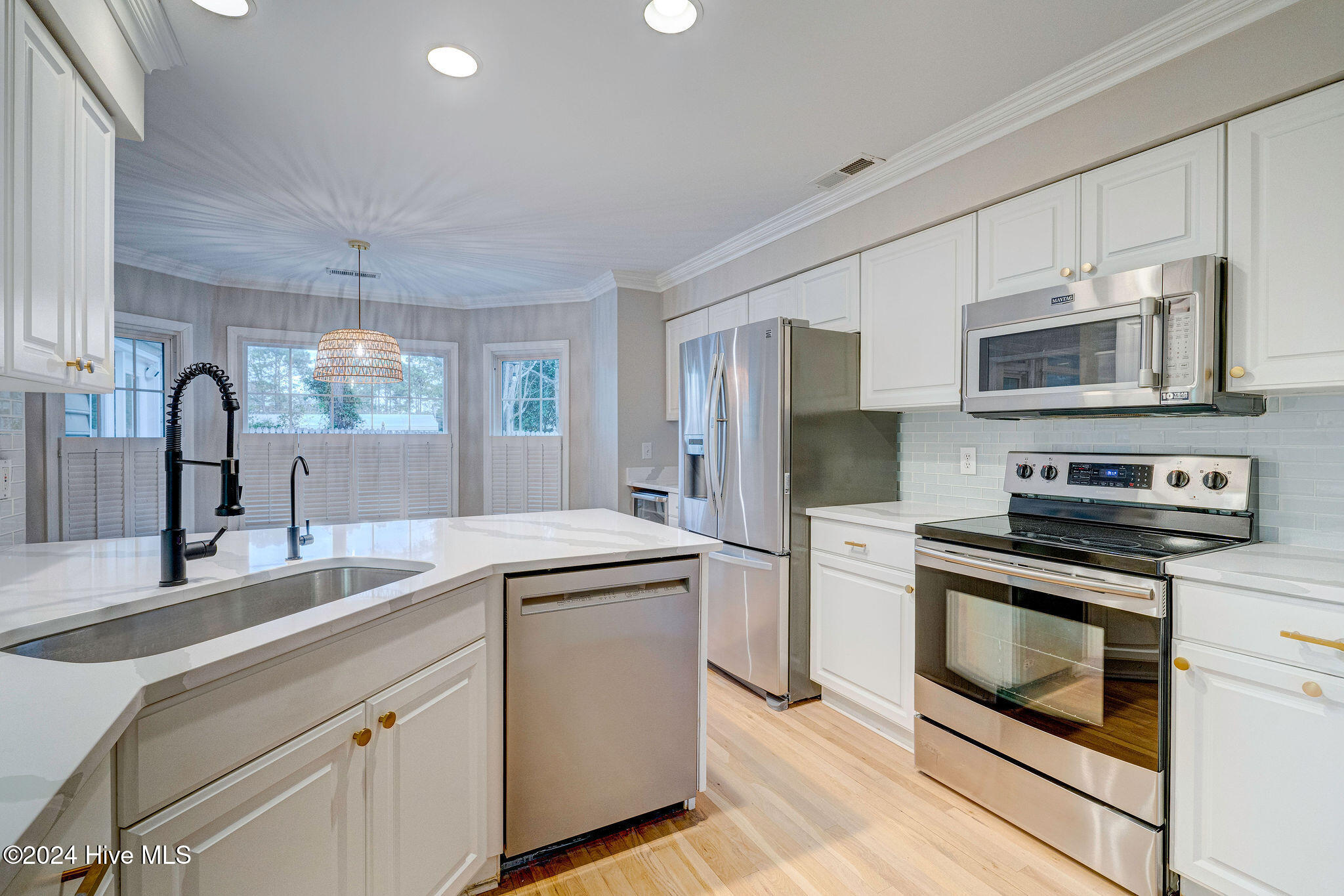 4925 Crosswinds Drive