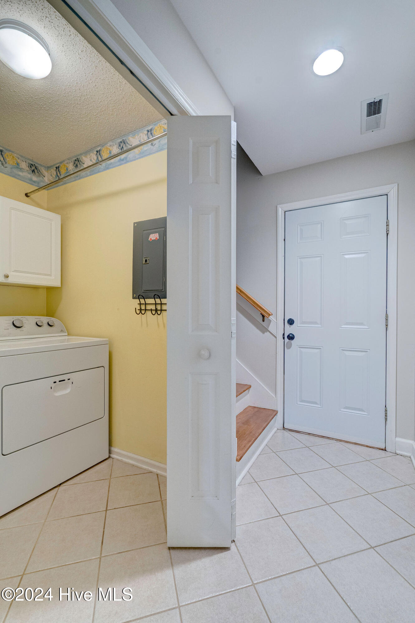 4925 Crosswinds Drive