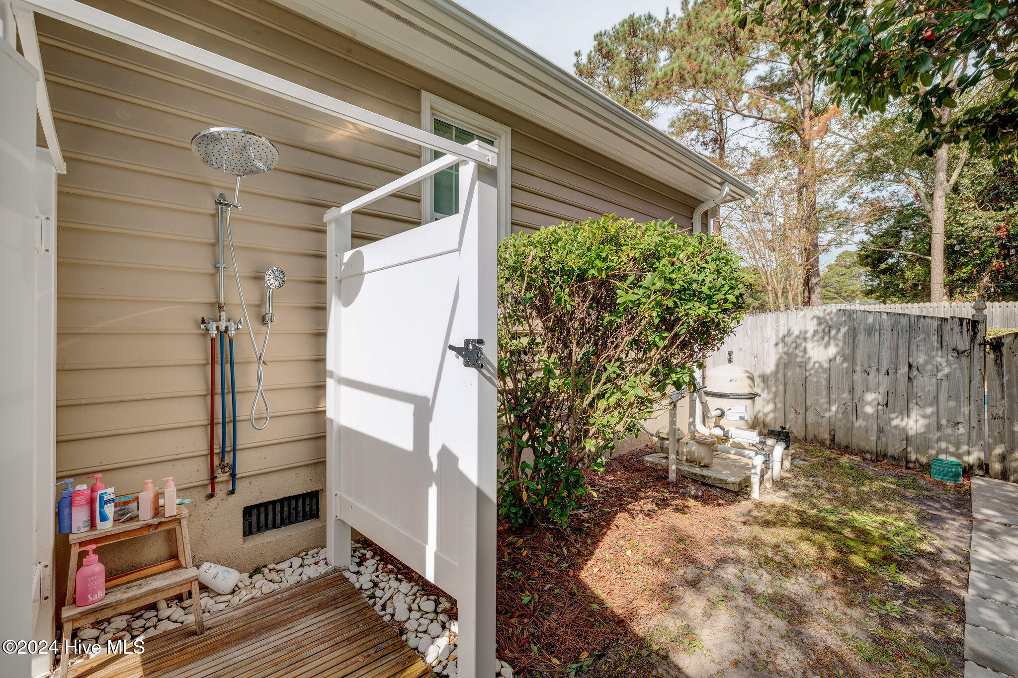 4925 Crosswinds Drive