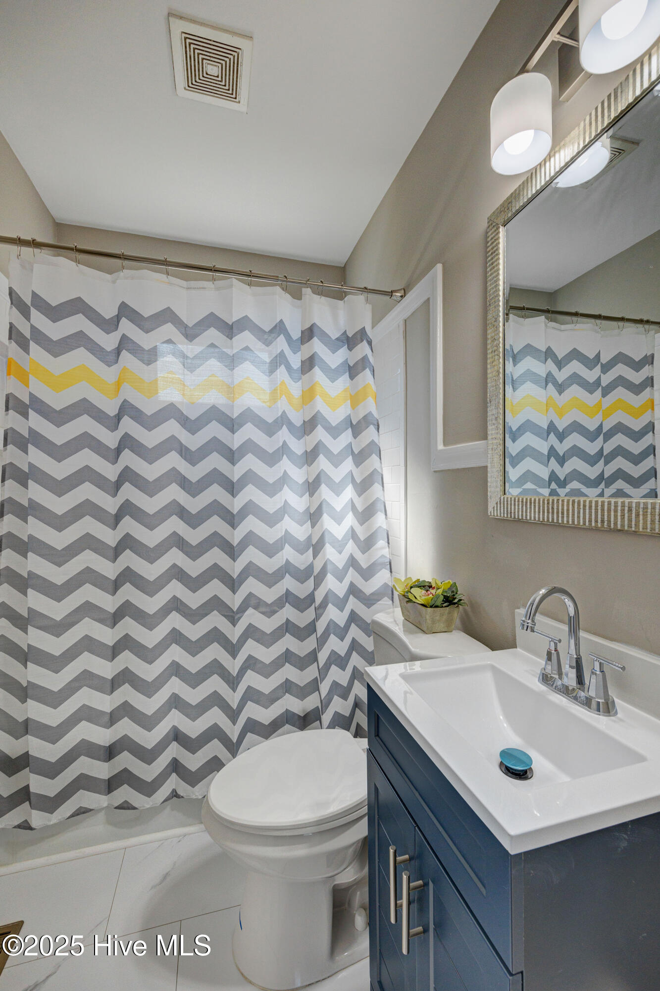 2153 Washington Street